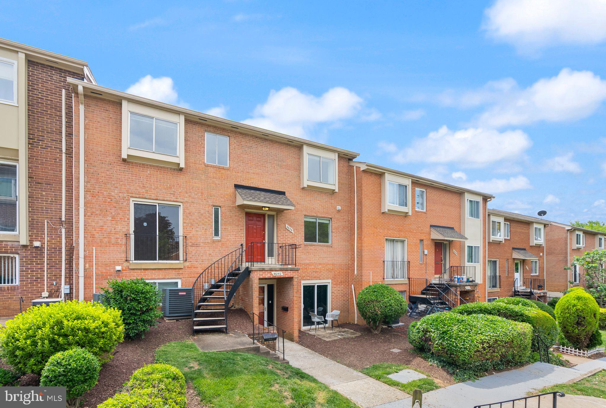 TERRACE TOWNHOUSES OF ANNANDALE - Residential