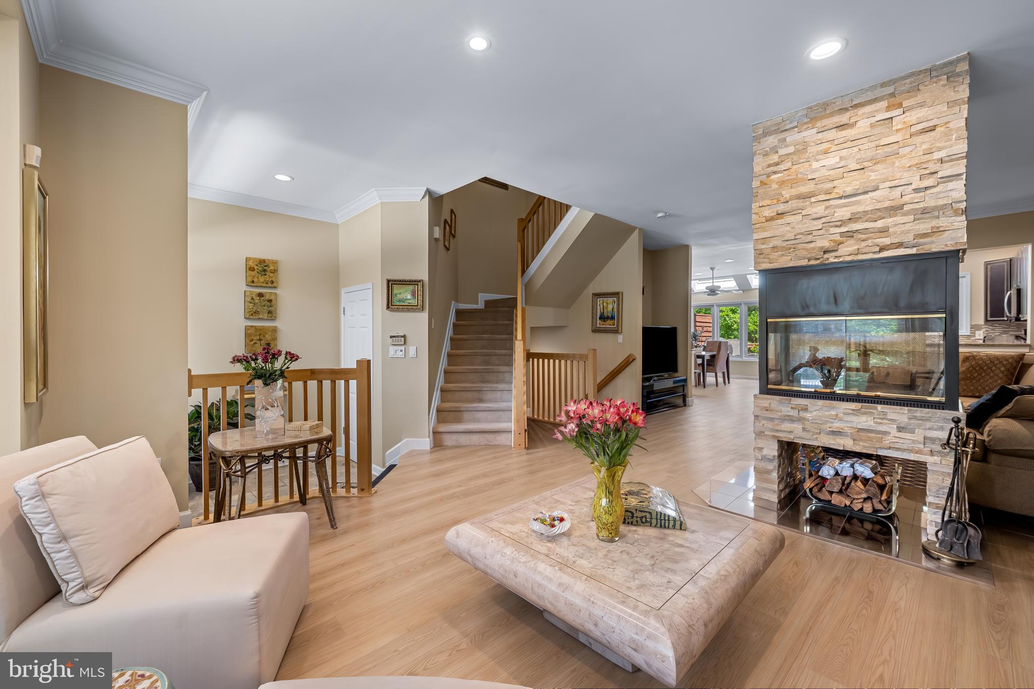 SUMMIT CHASE - Residential