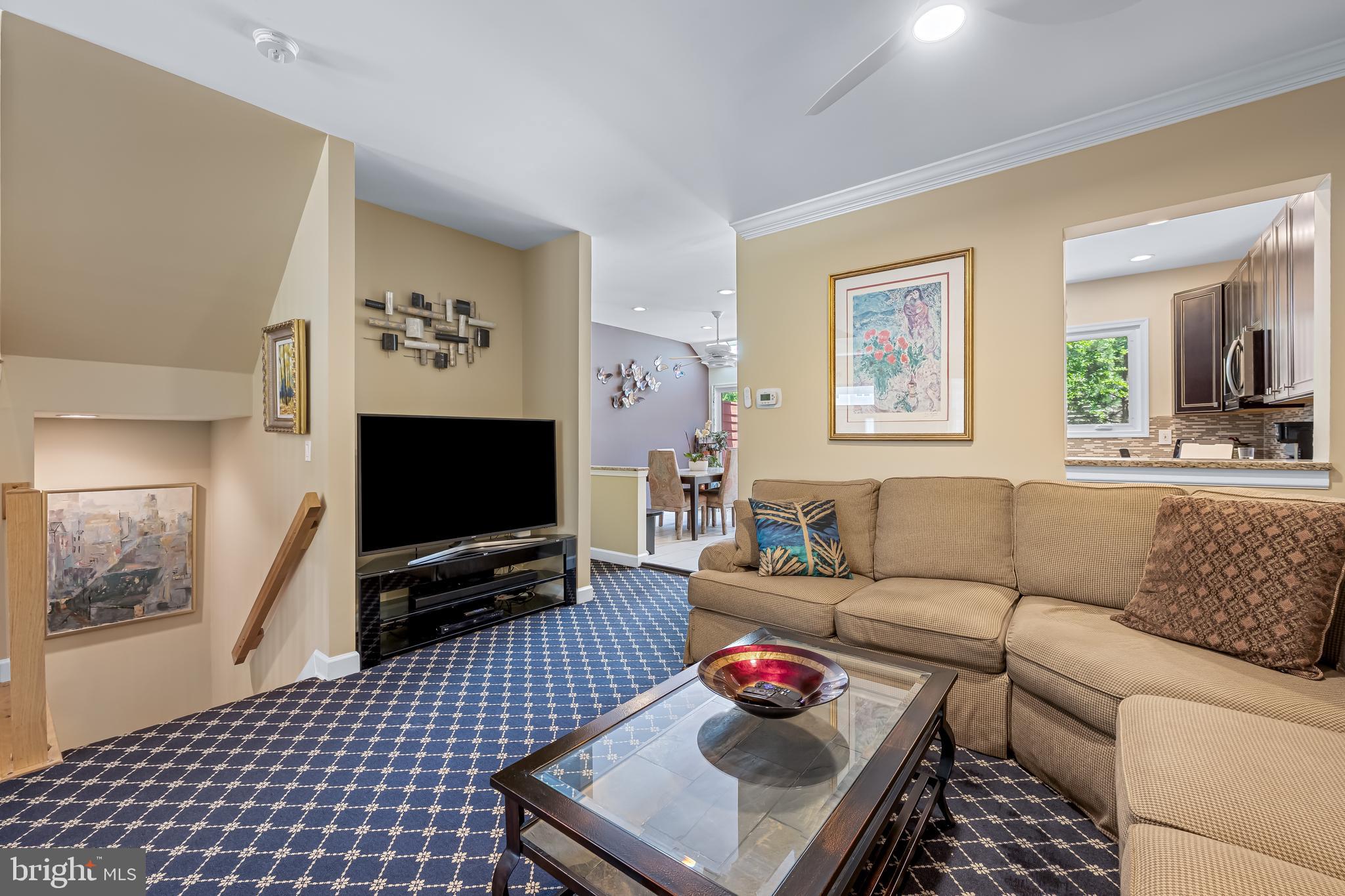 SUMMIT CHASE - Residential
