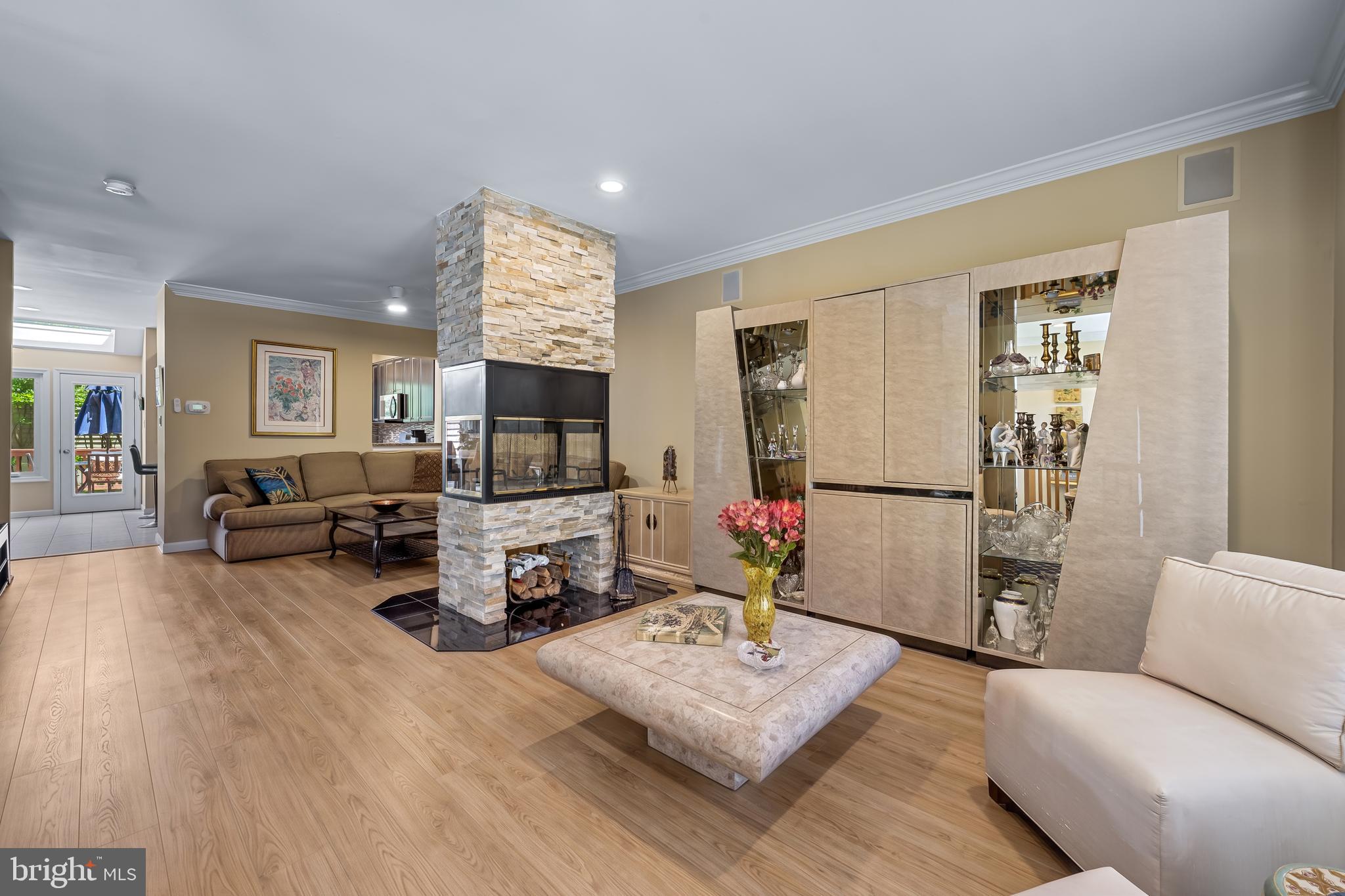 SUMMIT CHASE - Residential