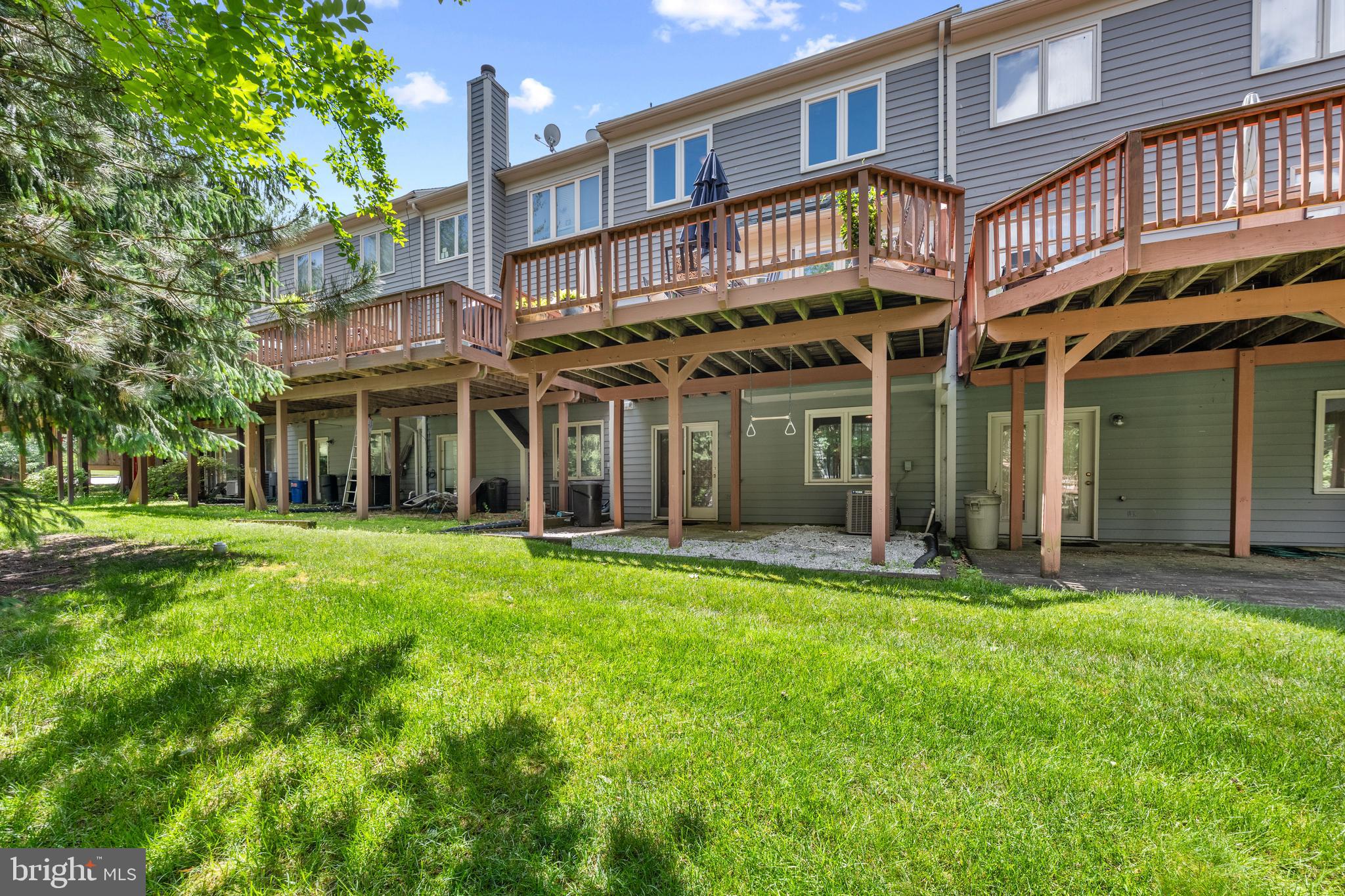 SUMMIT CHASE - Residential