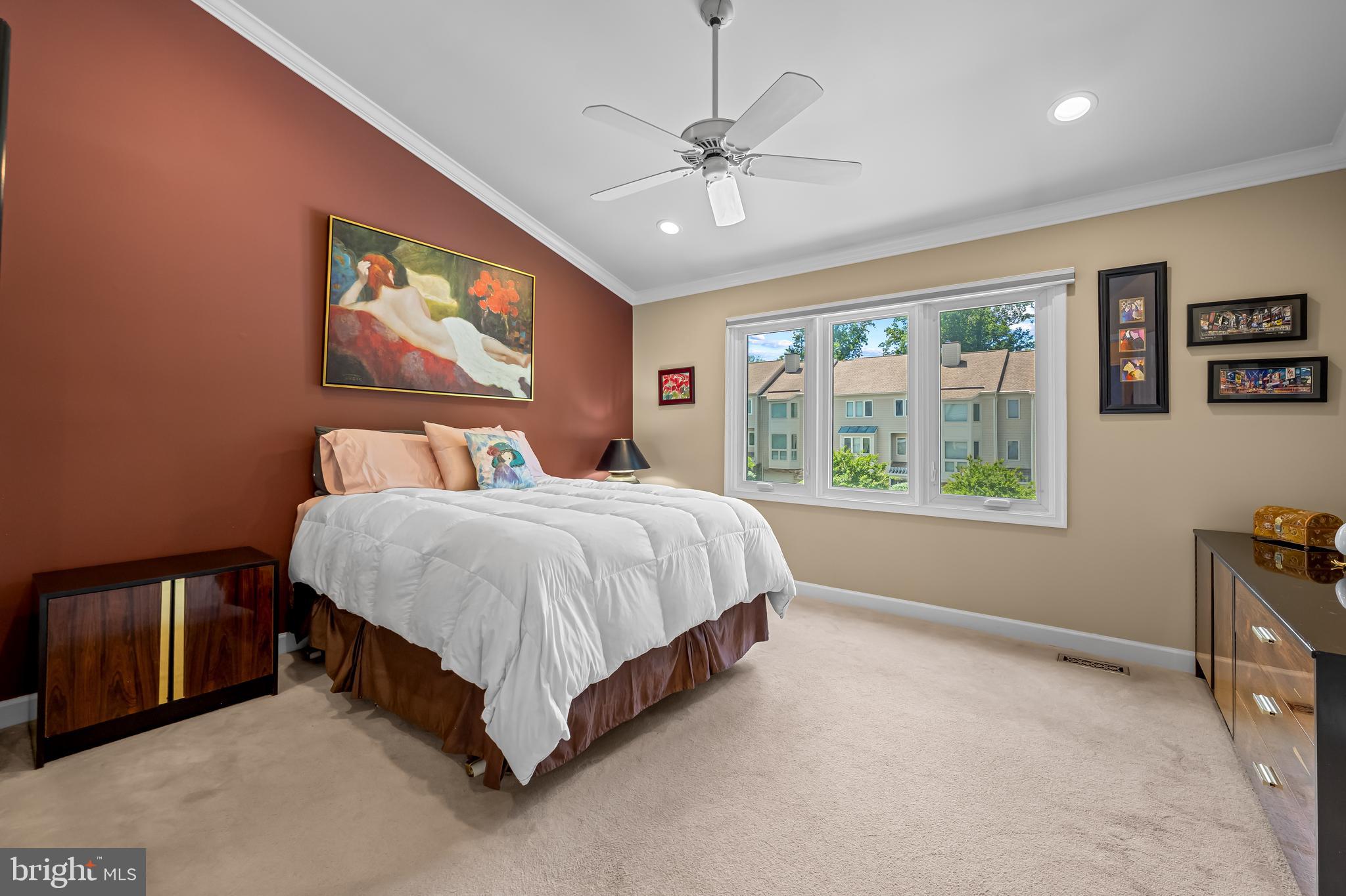 SUMMIT CHASE - Residential