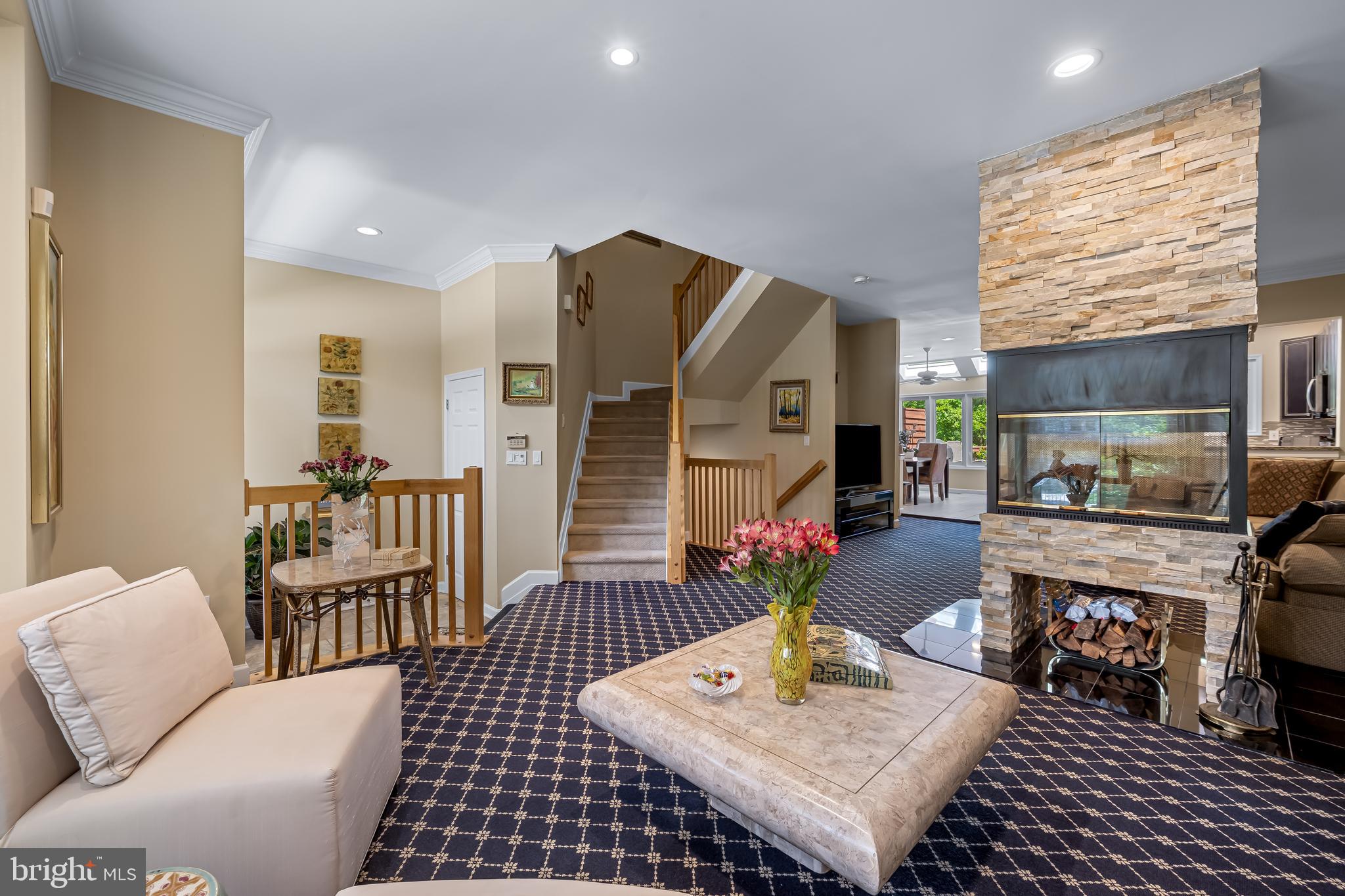 SUMMIT CHASE - Residential