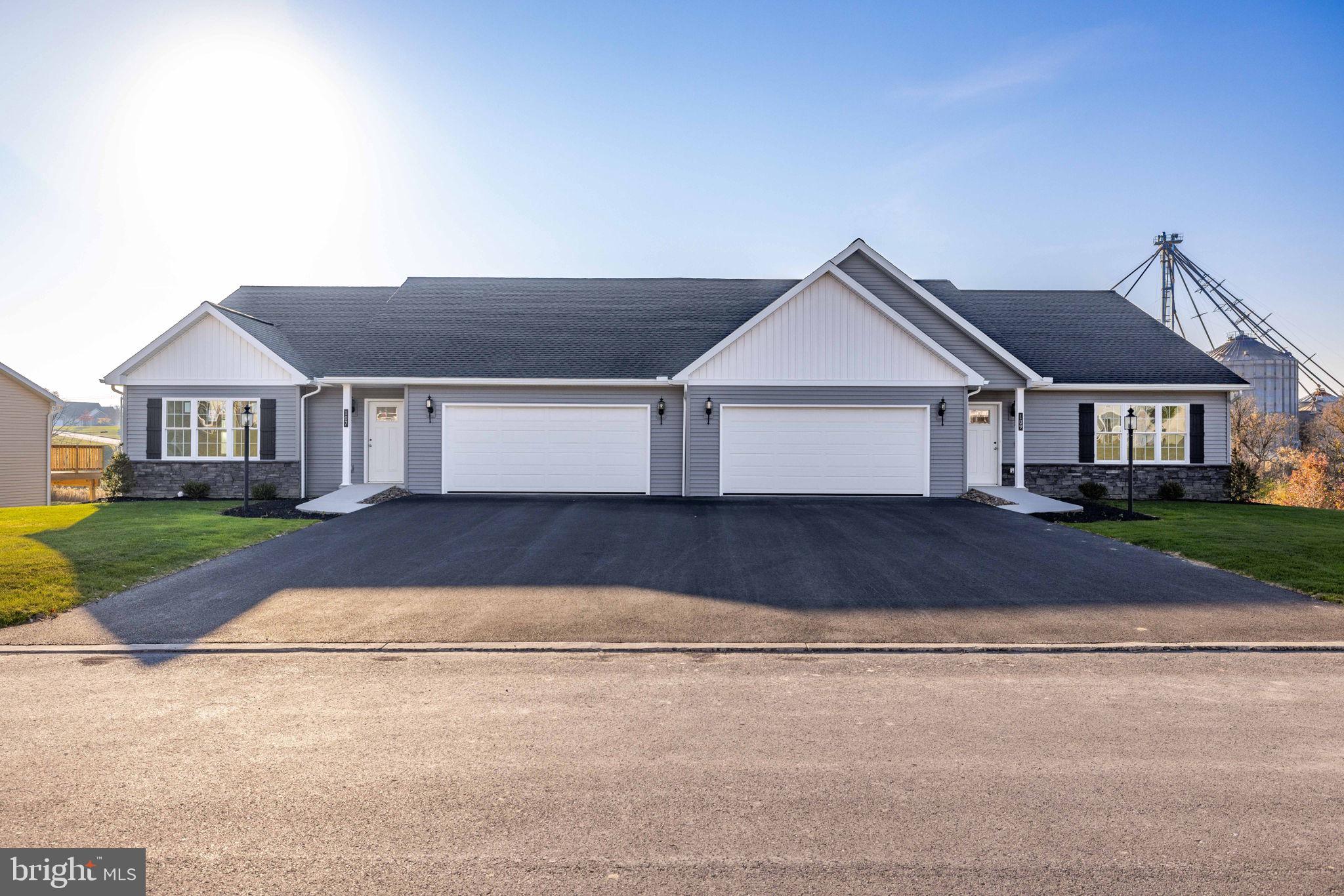 MONROE MANOR II - Residential