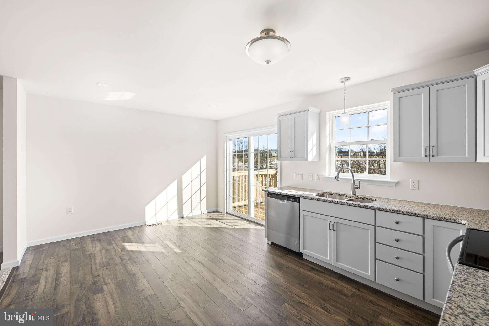 MONROE MANOR II - Residential