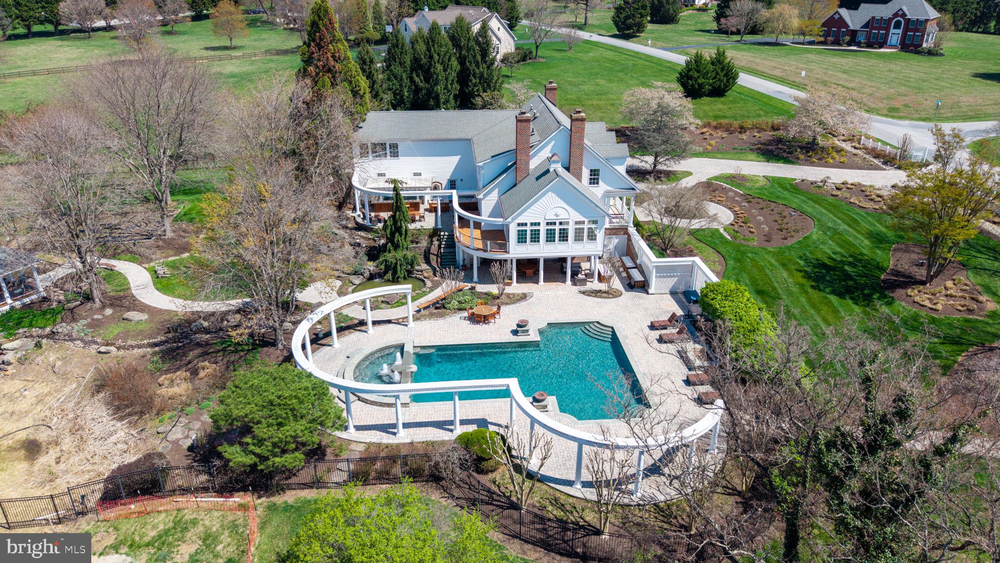 COUNTRY SPRINGS - Residential