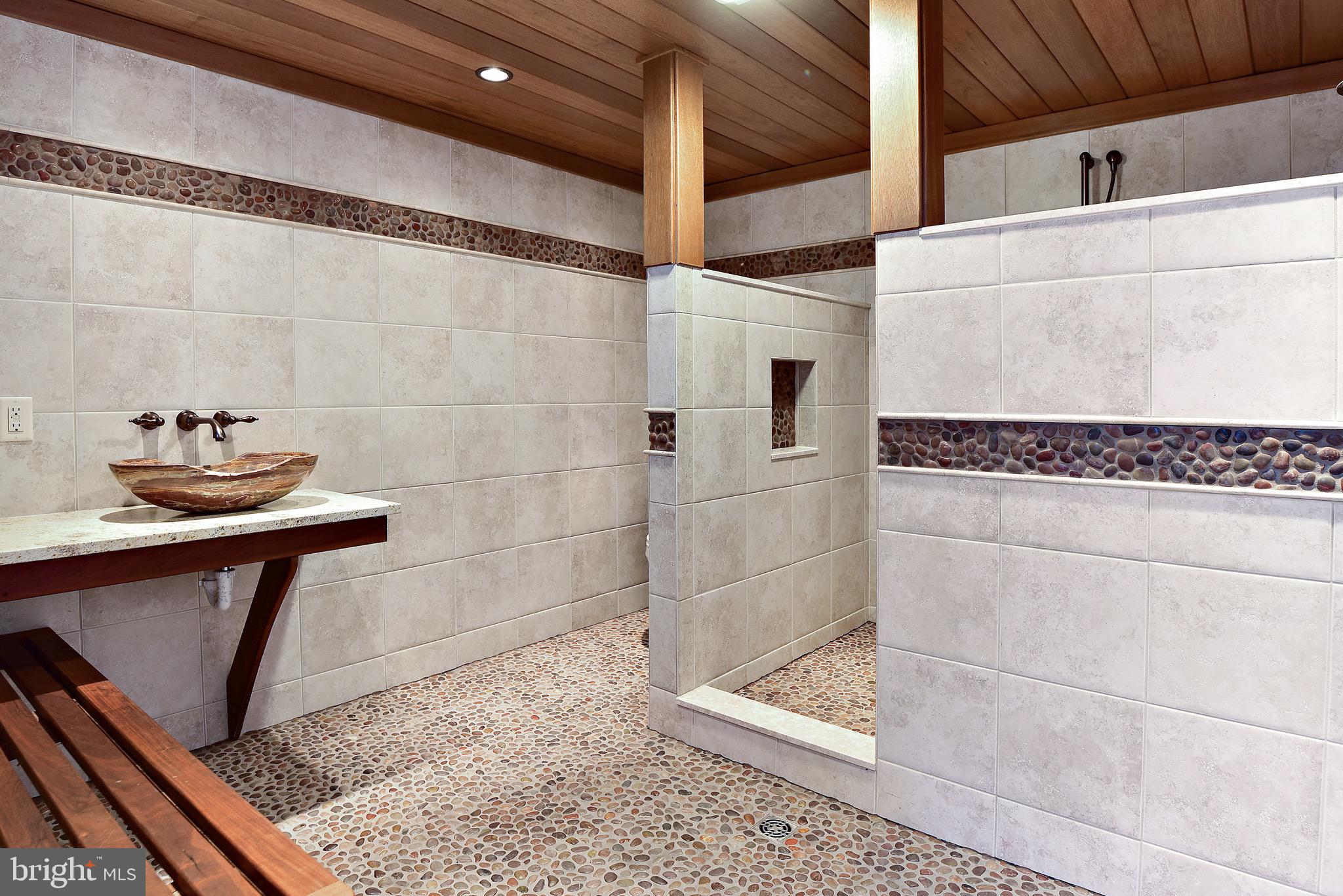 SOUTH POINT FARMS - Residential