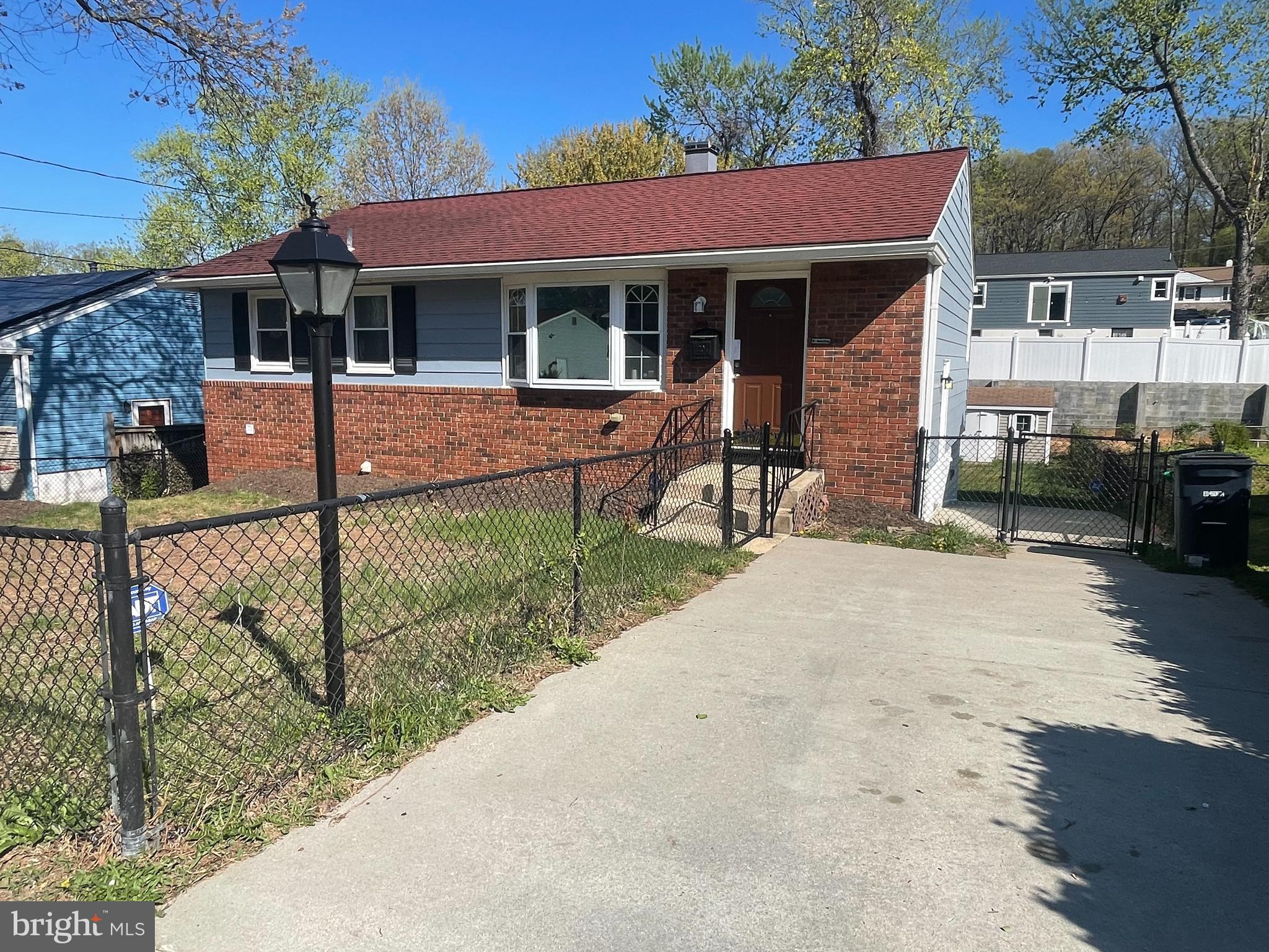 LANHAM WOODS - Residential