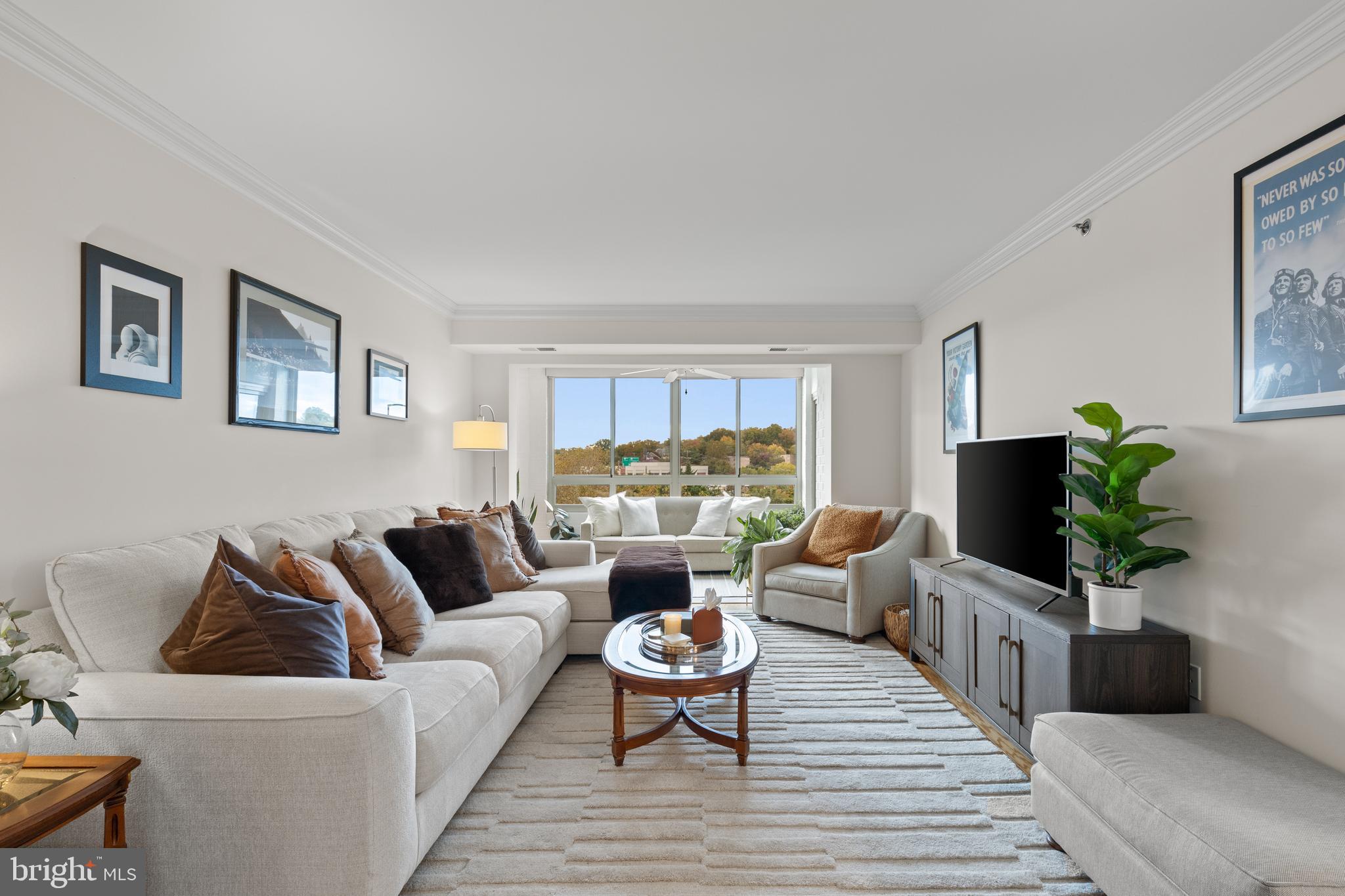CARLYLE TOWERS CONDOMINIUM - Residential