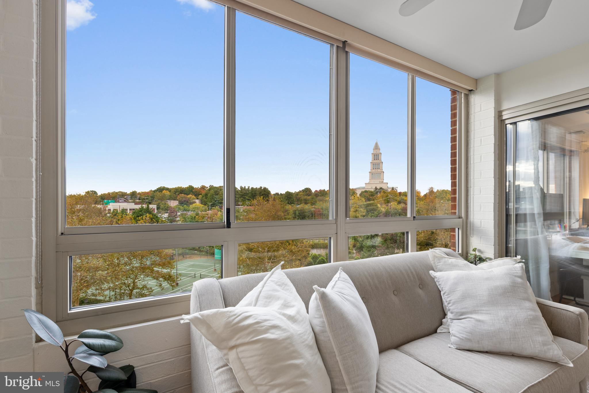 CARLYLE TOWERS CONDOMINIUM - Residential