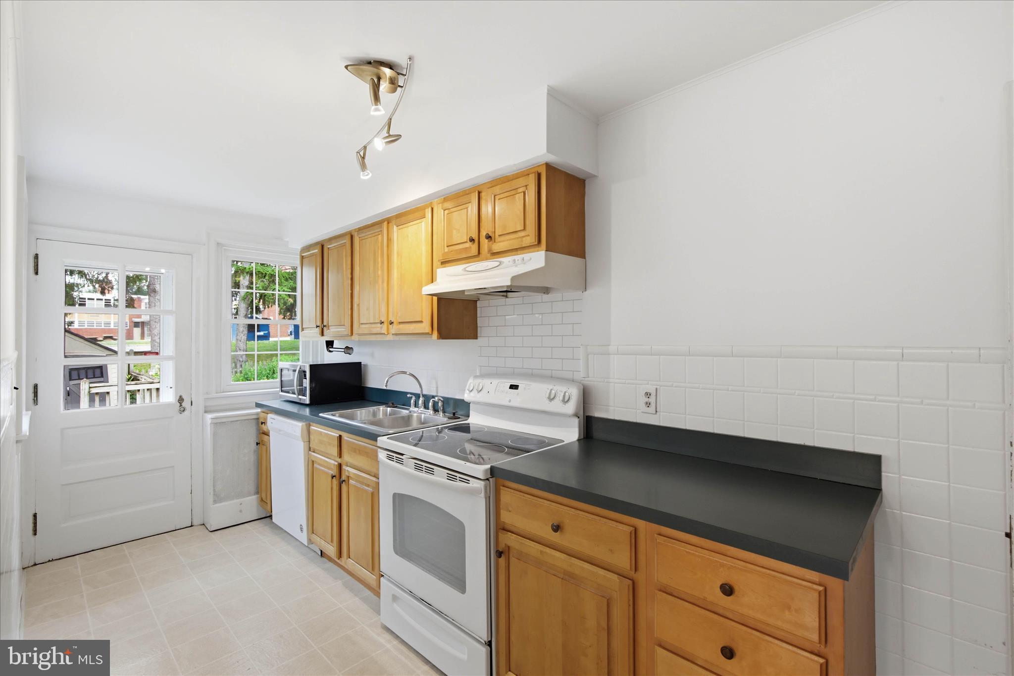 HAMILTON PARK - Residential