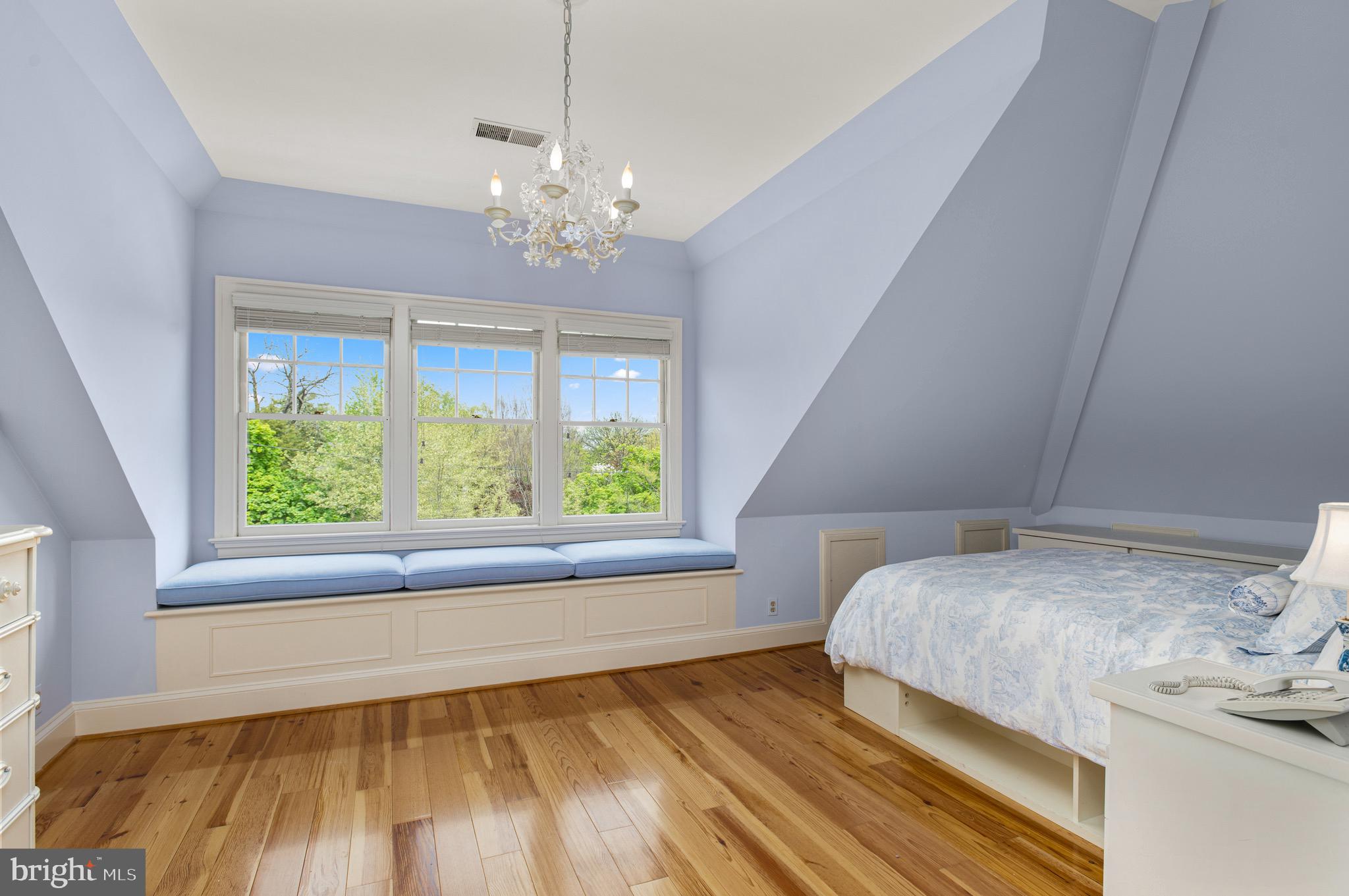 CLEVELAND PARK - Residential
