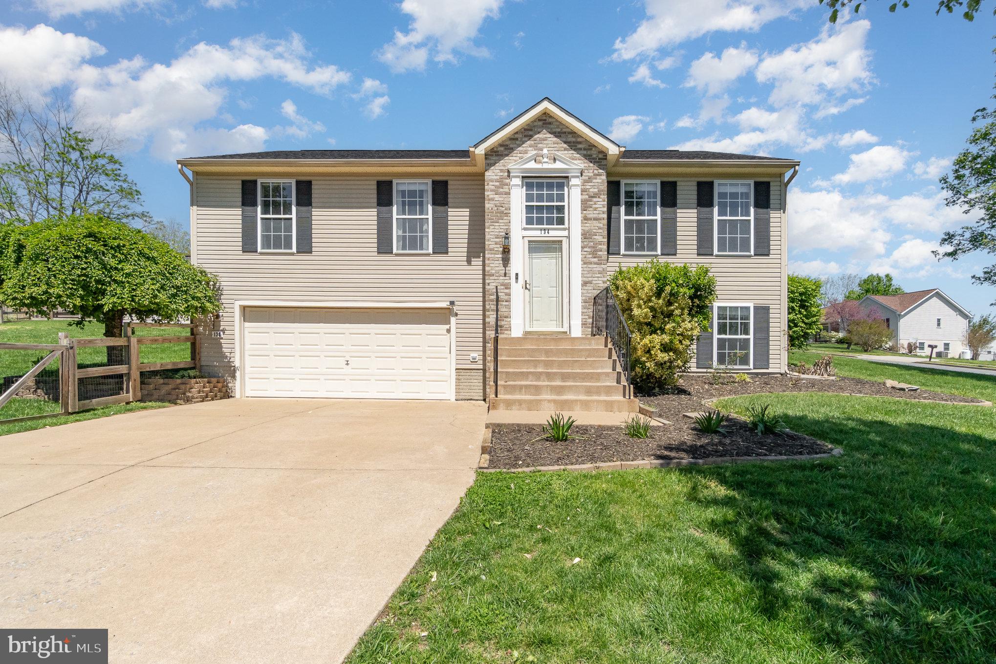 ORCHARD HILLS - Residential