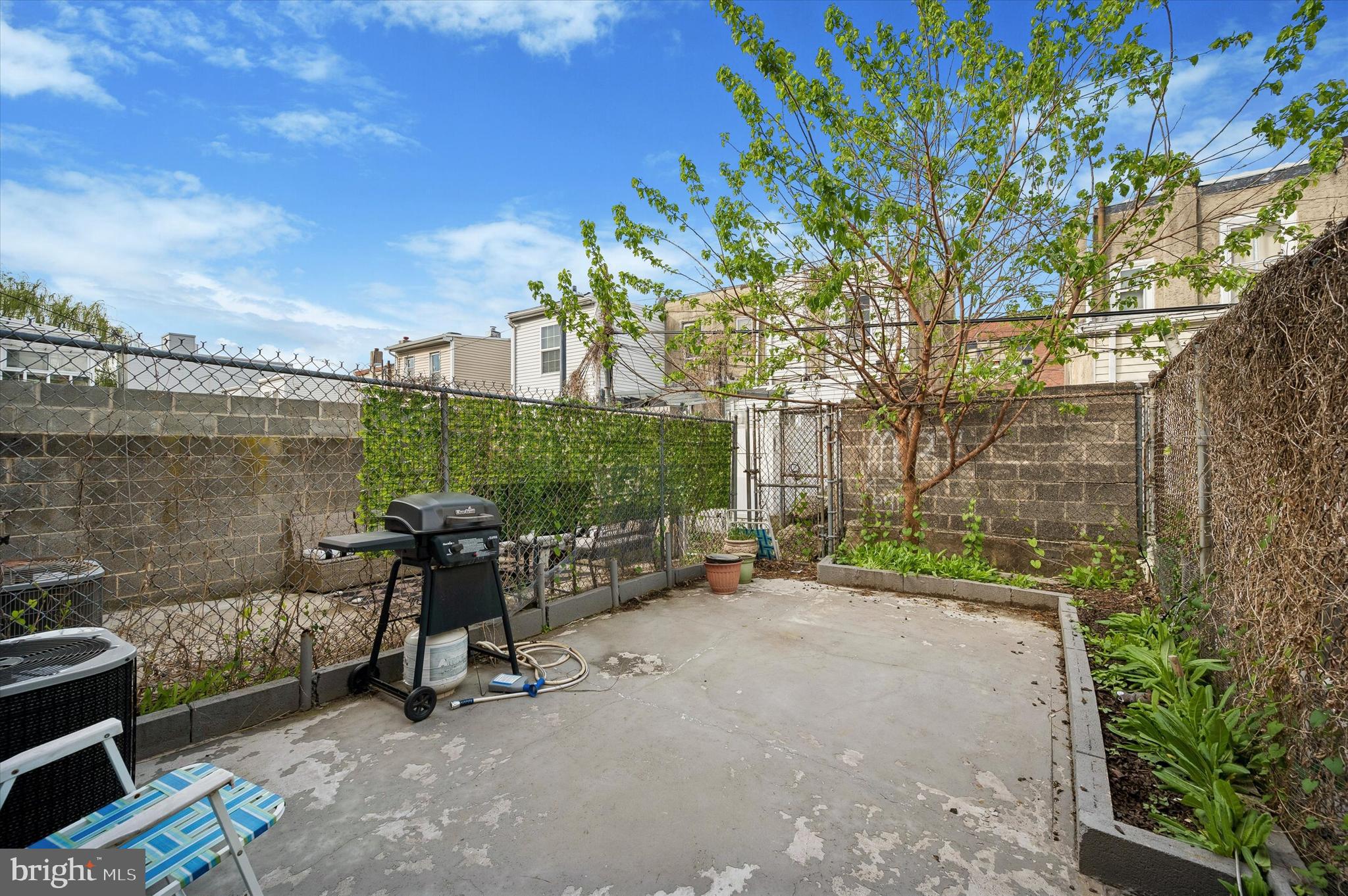 EAST KENSINGTON - Residential