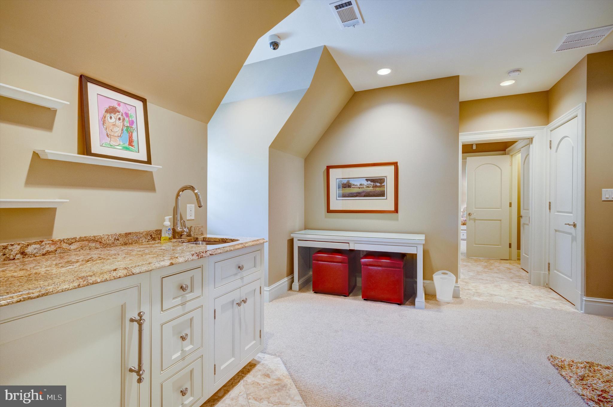 FOUNTAIN HEAD - Residential