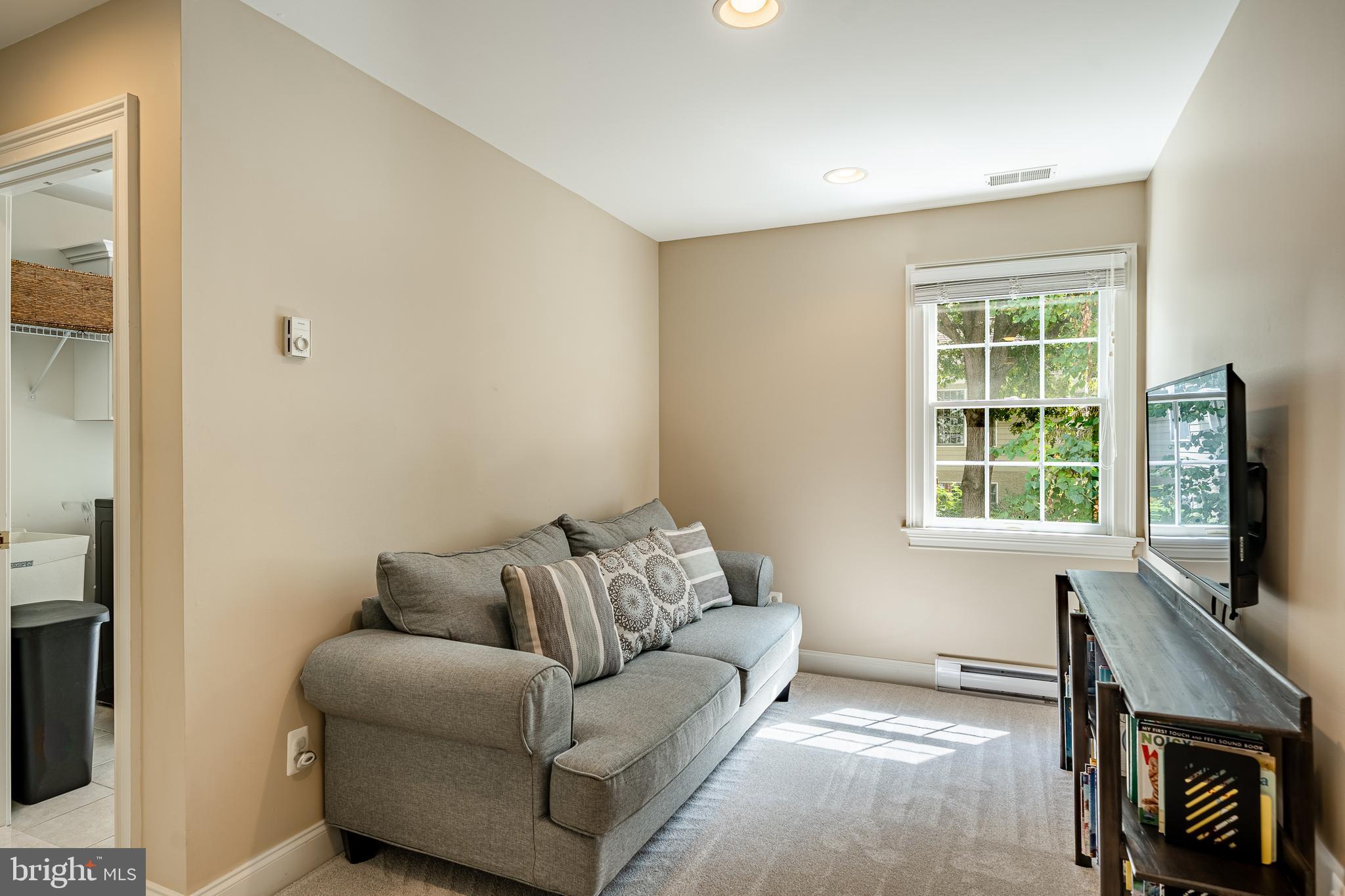 OAK HOLLOW - Residential