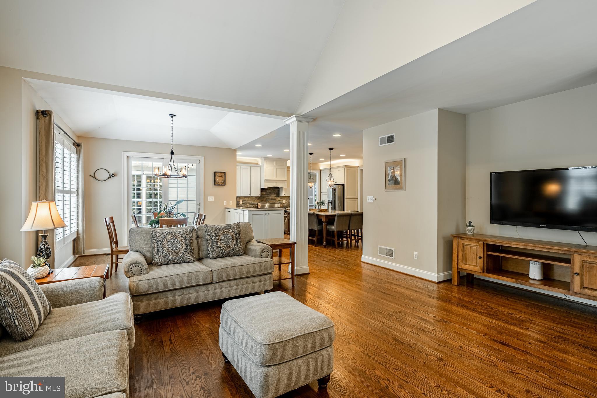 OAK HOLLOW - Residential