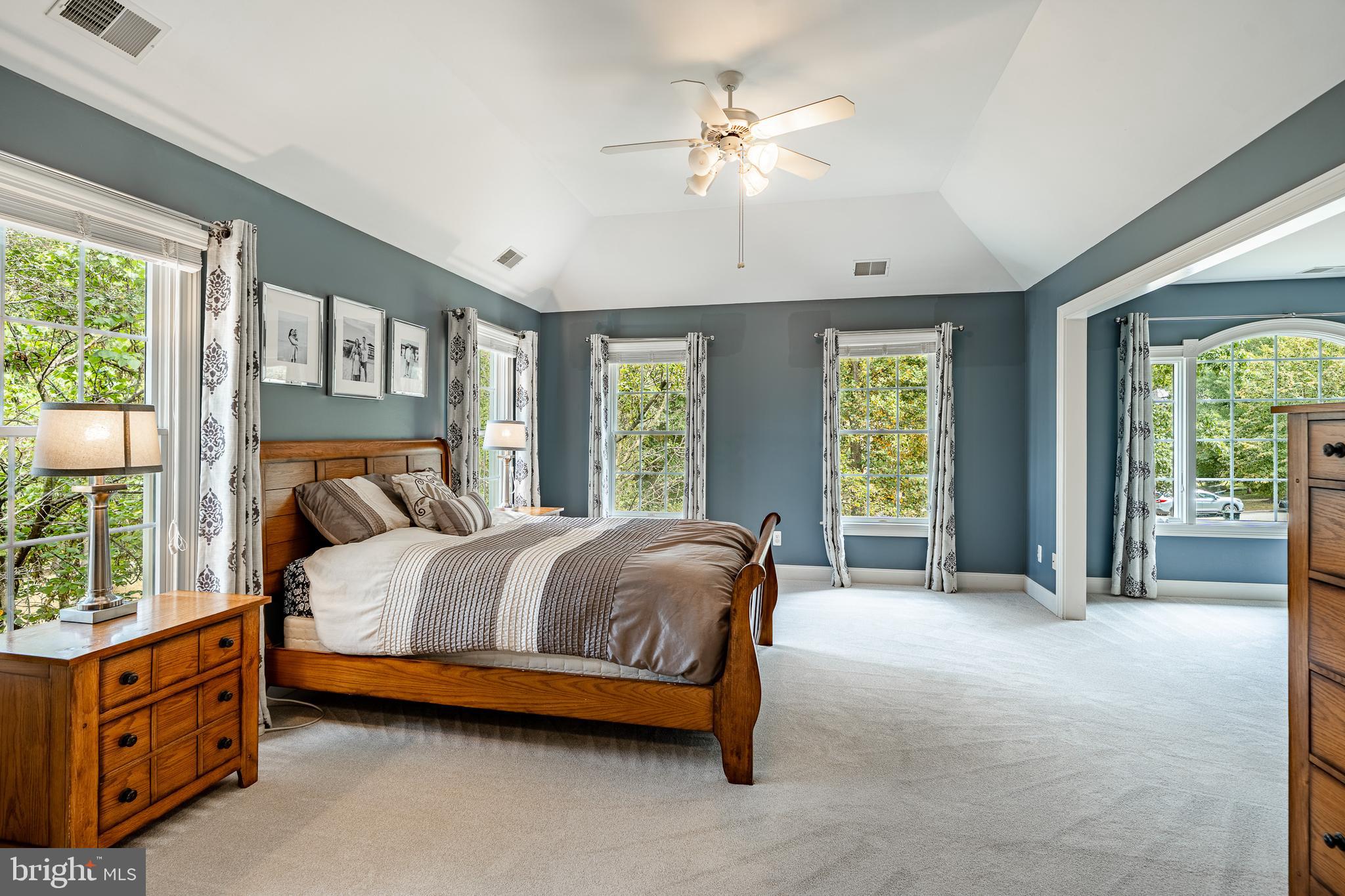 OAK HOLLOW - Residential