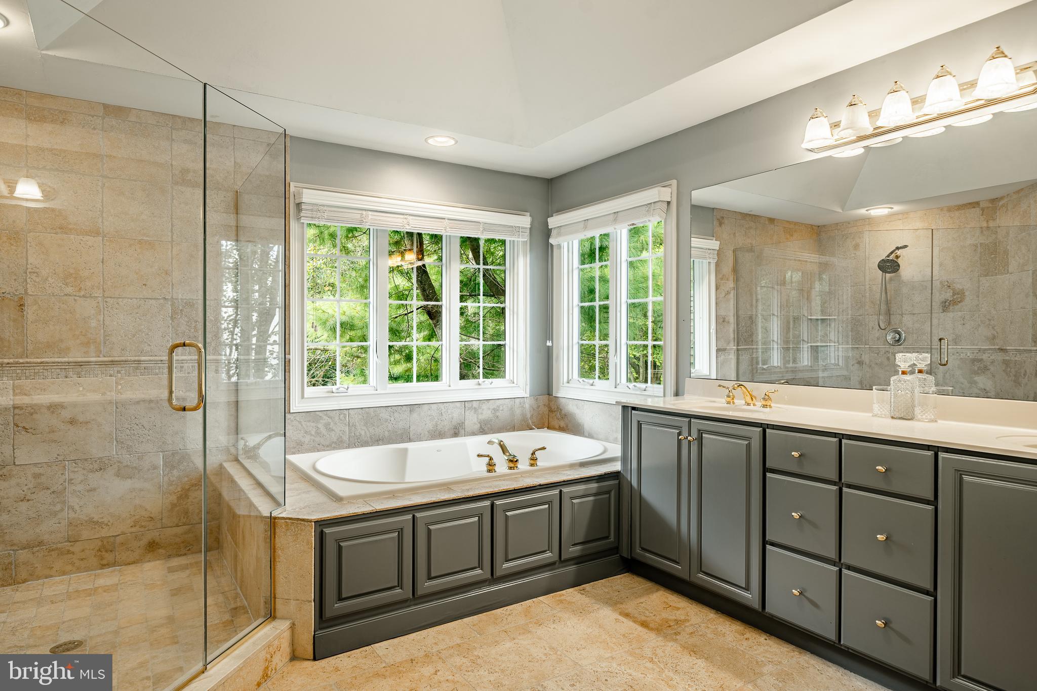 OAK HOLLOW - Residential