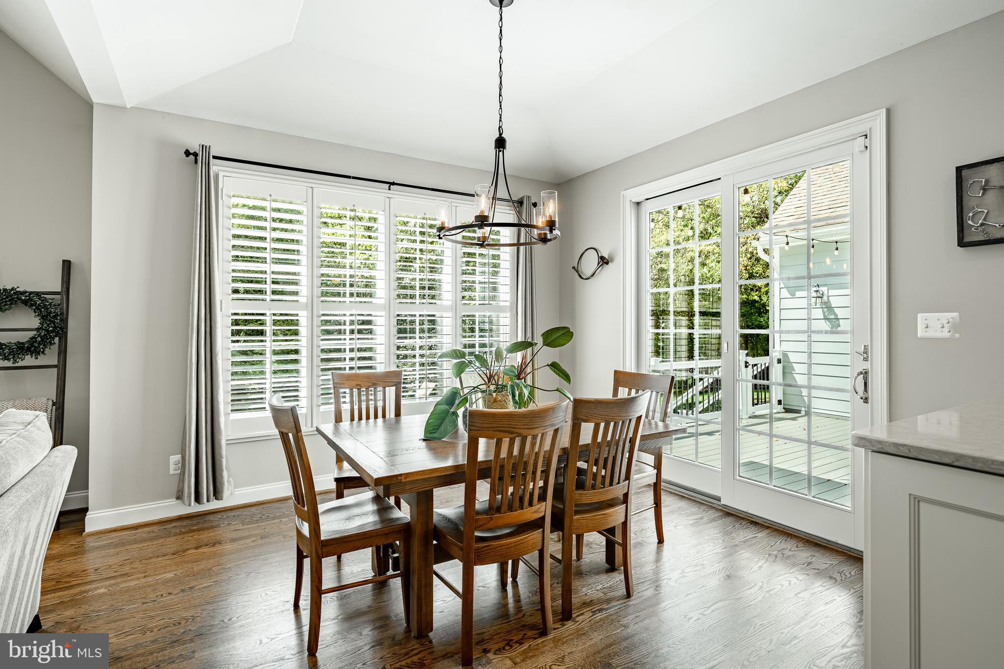 OAK HOLLOW - Residential