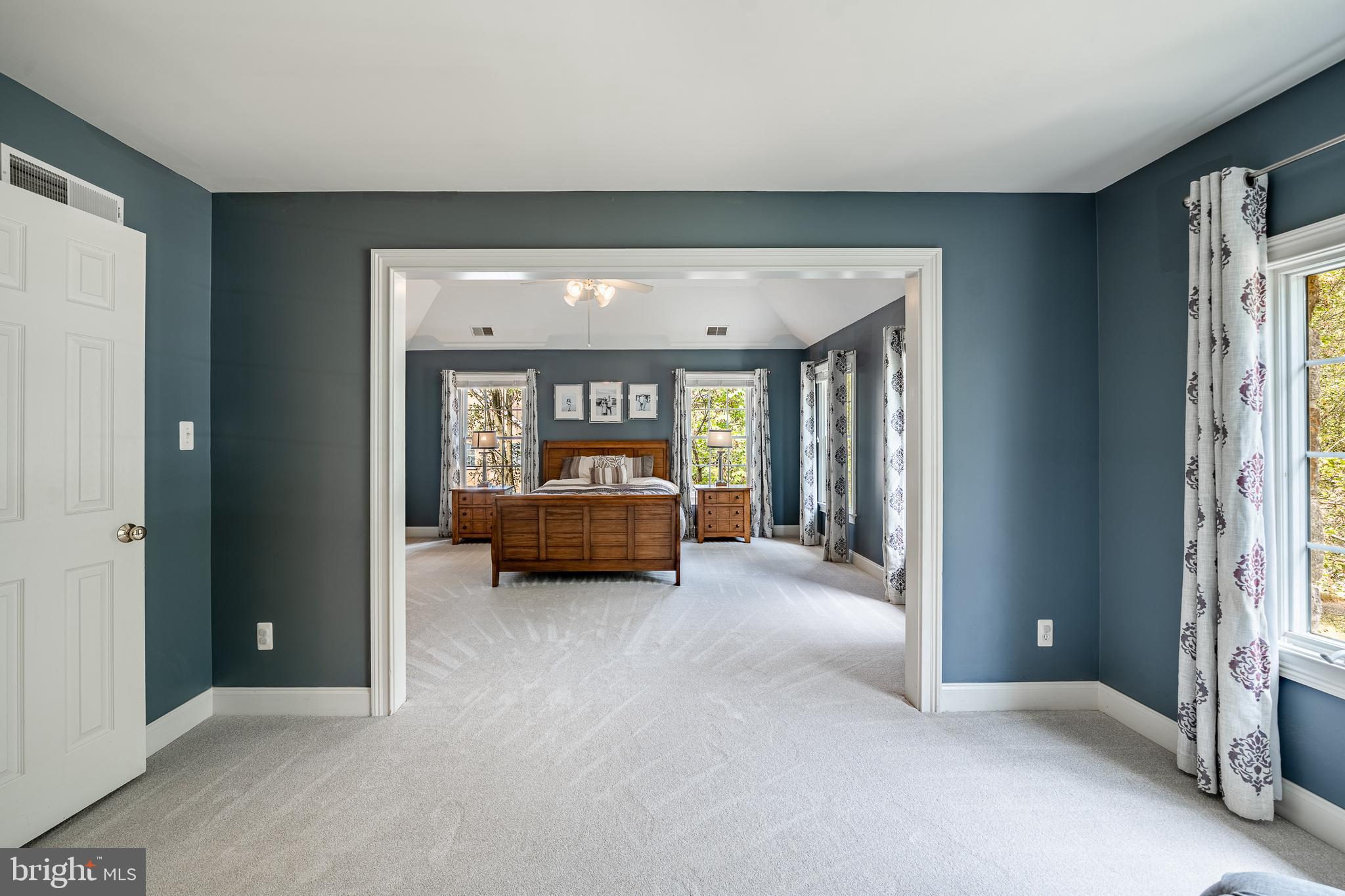 OAK HOLLOW - Residential