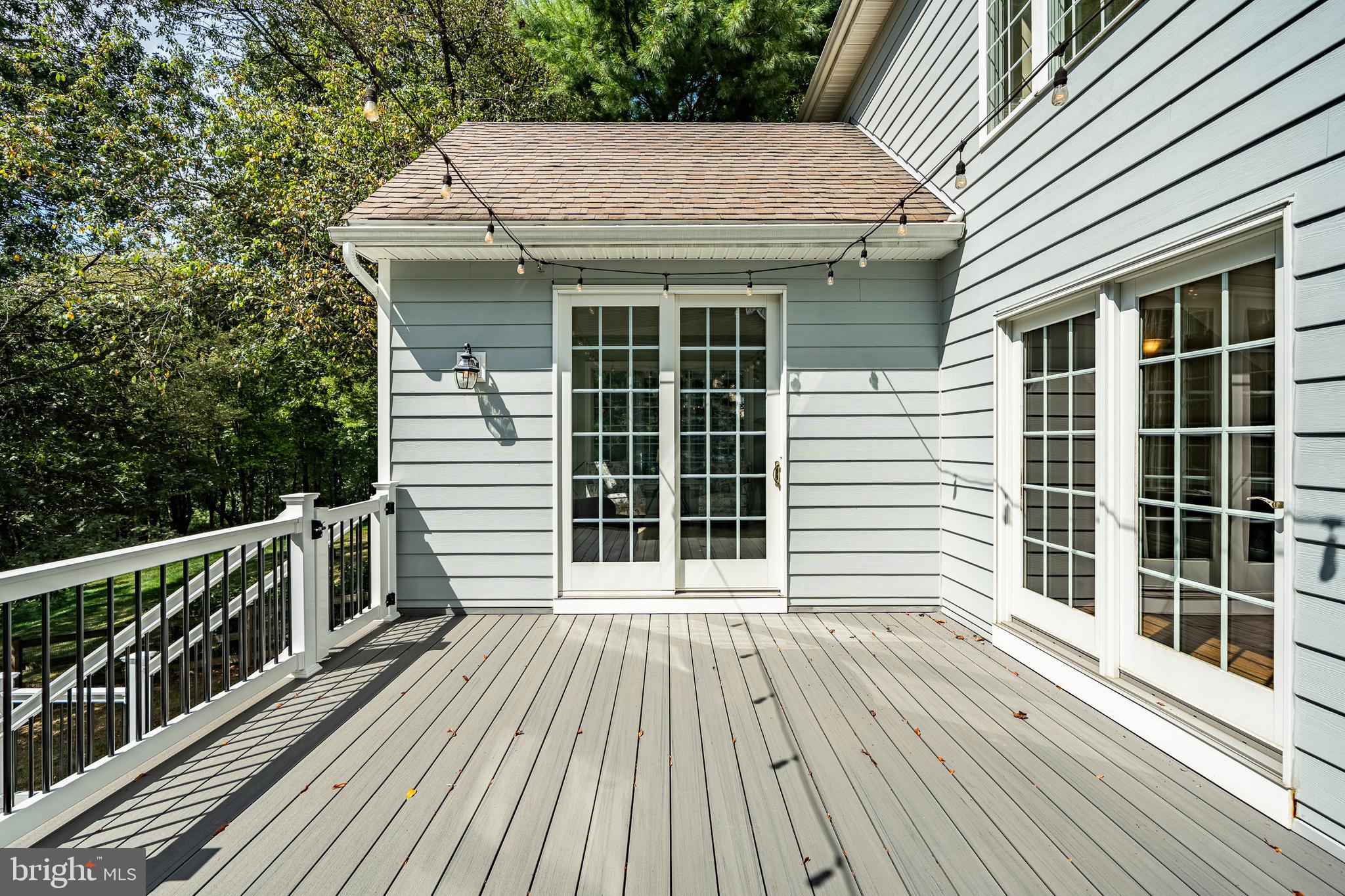 OAK HOLLOW - Residential