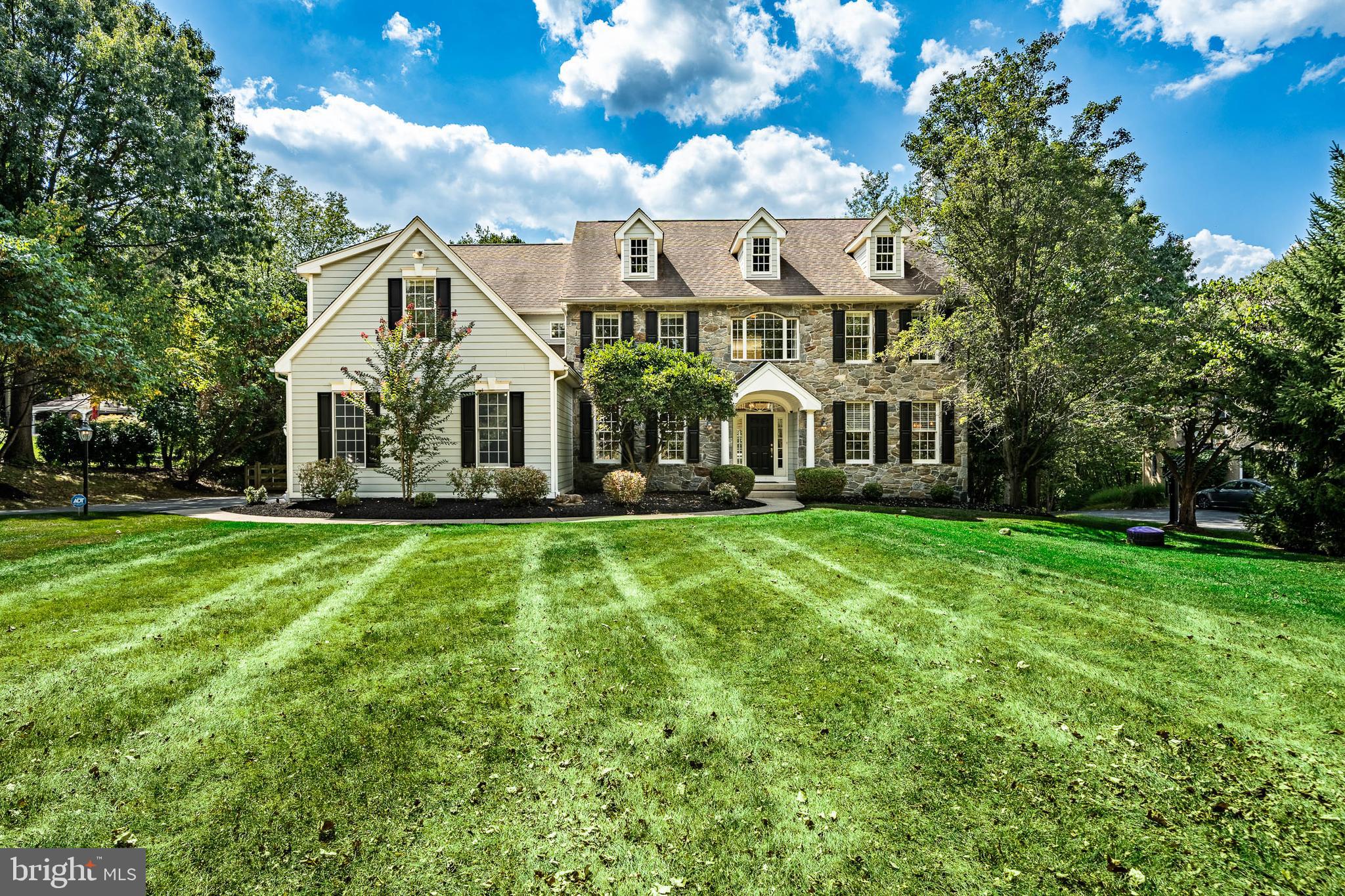OAK HOLLOW - Residential