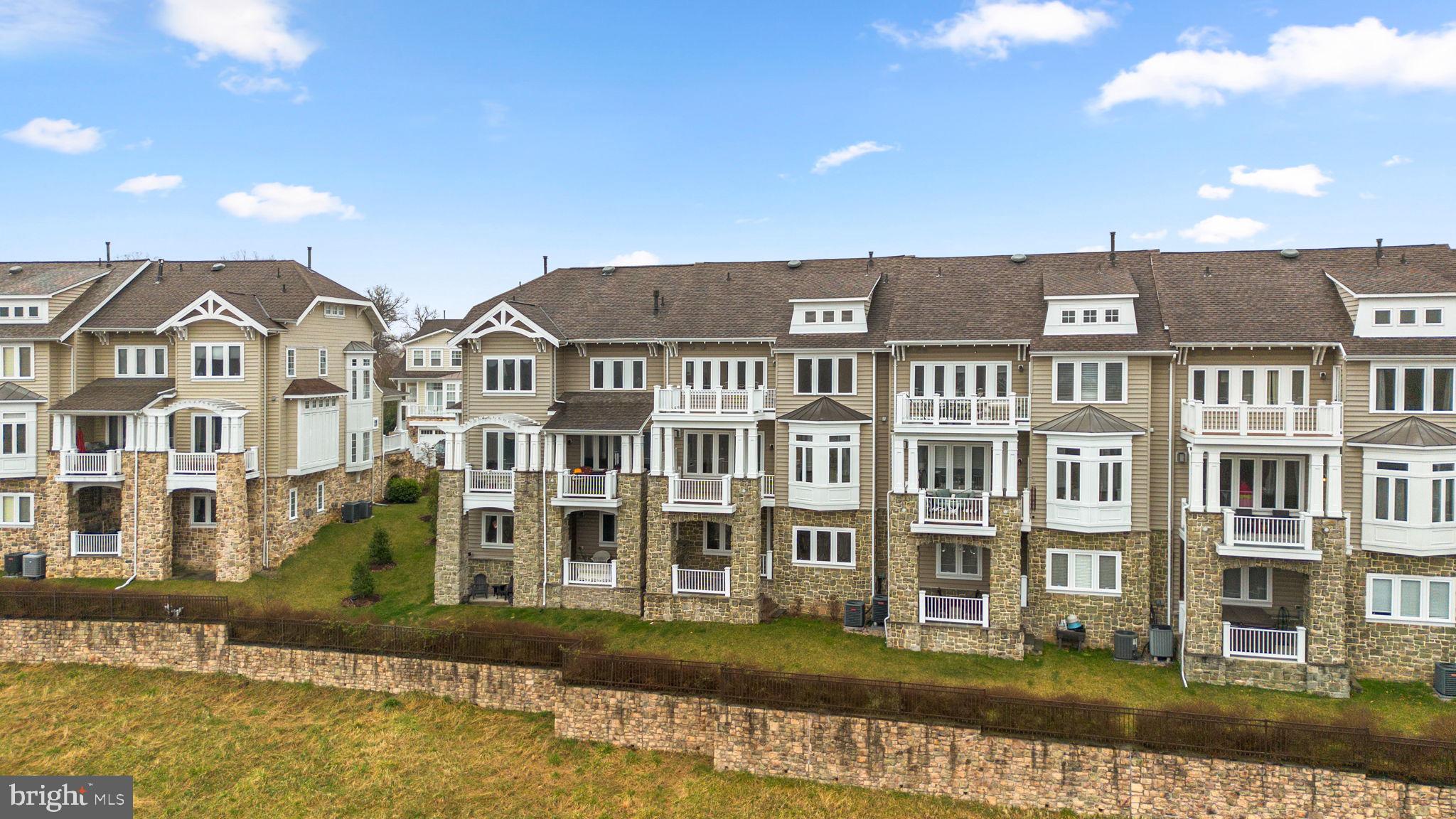 STONE LAKE - Residential