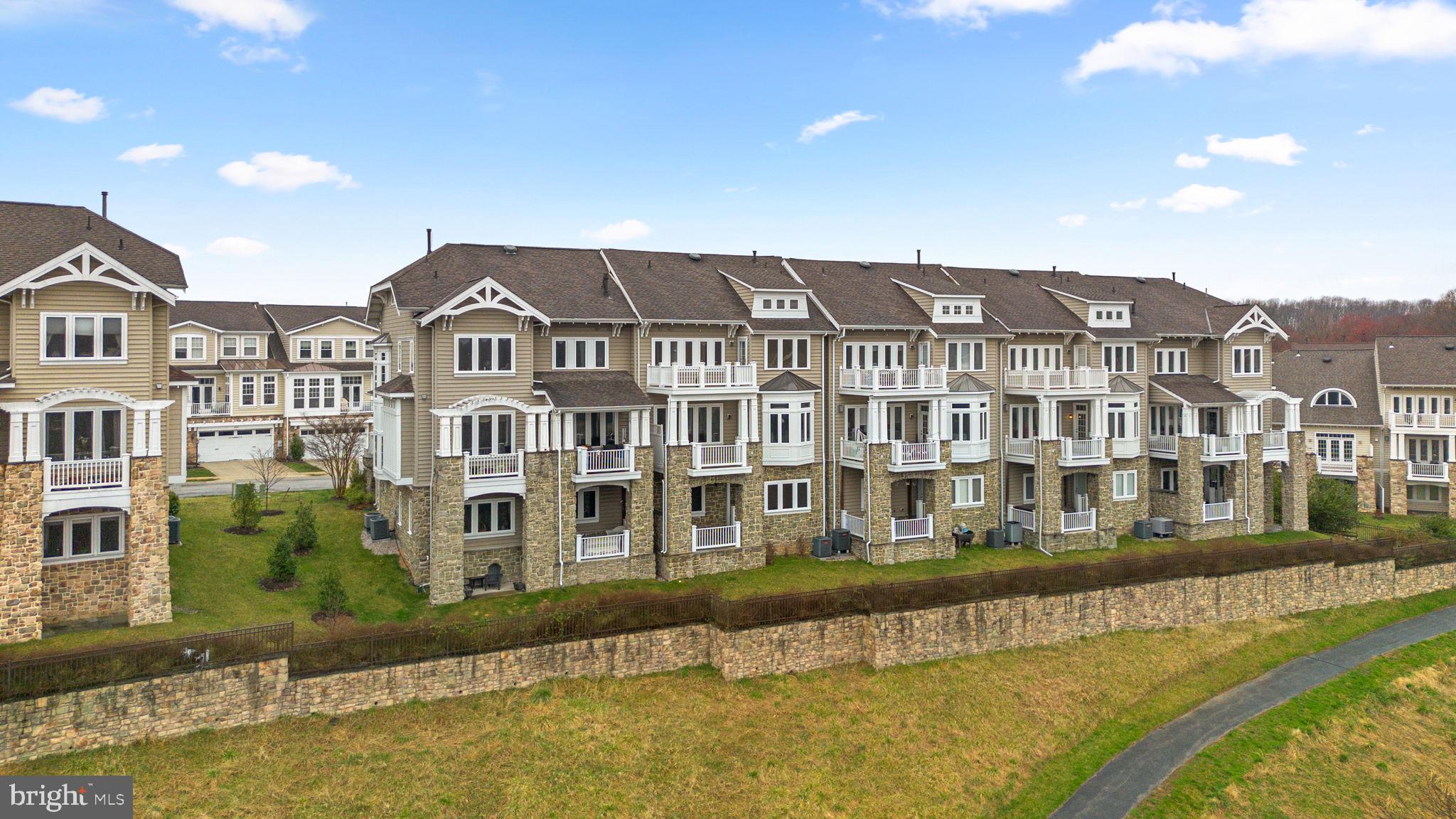 STONE LAKE - Residential