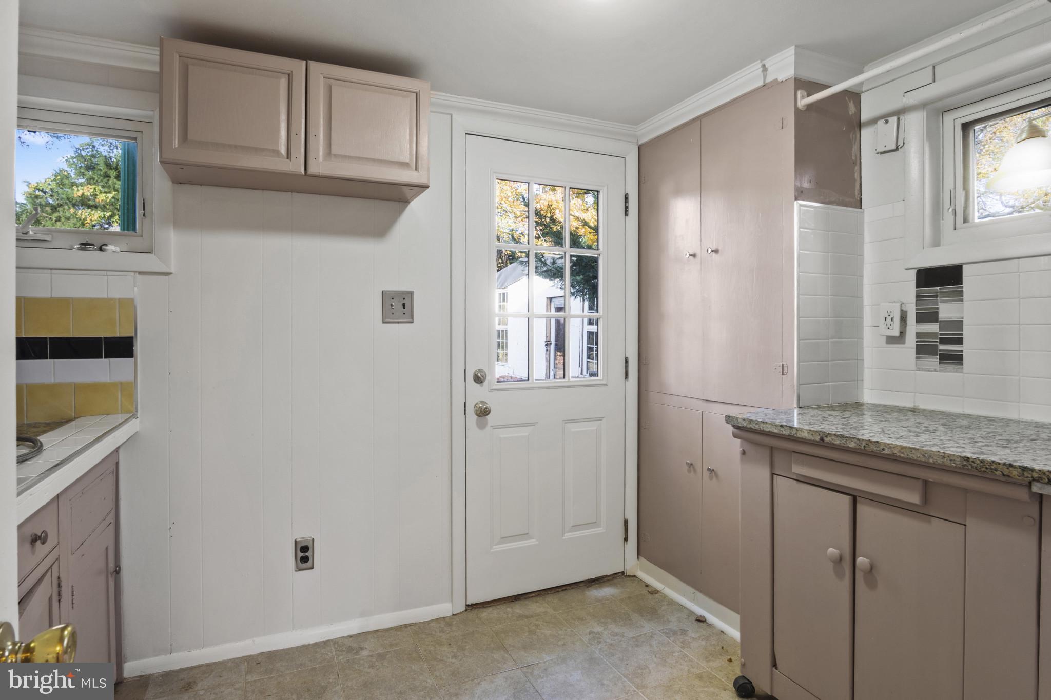 LINCOLNIA HILLS - Residential