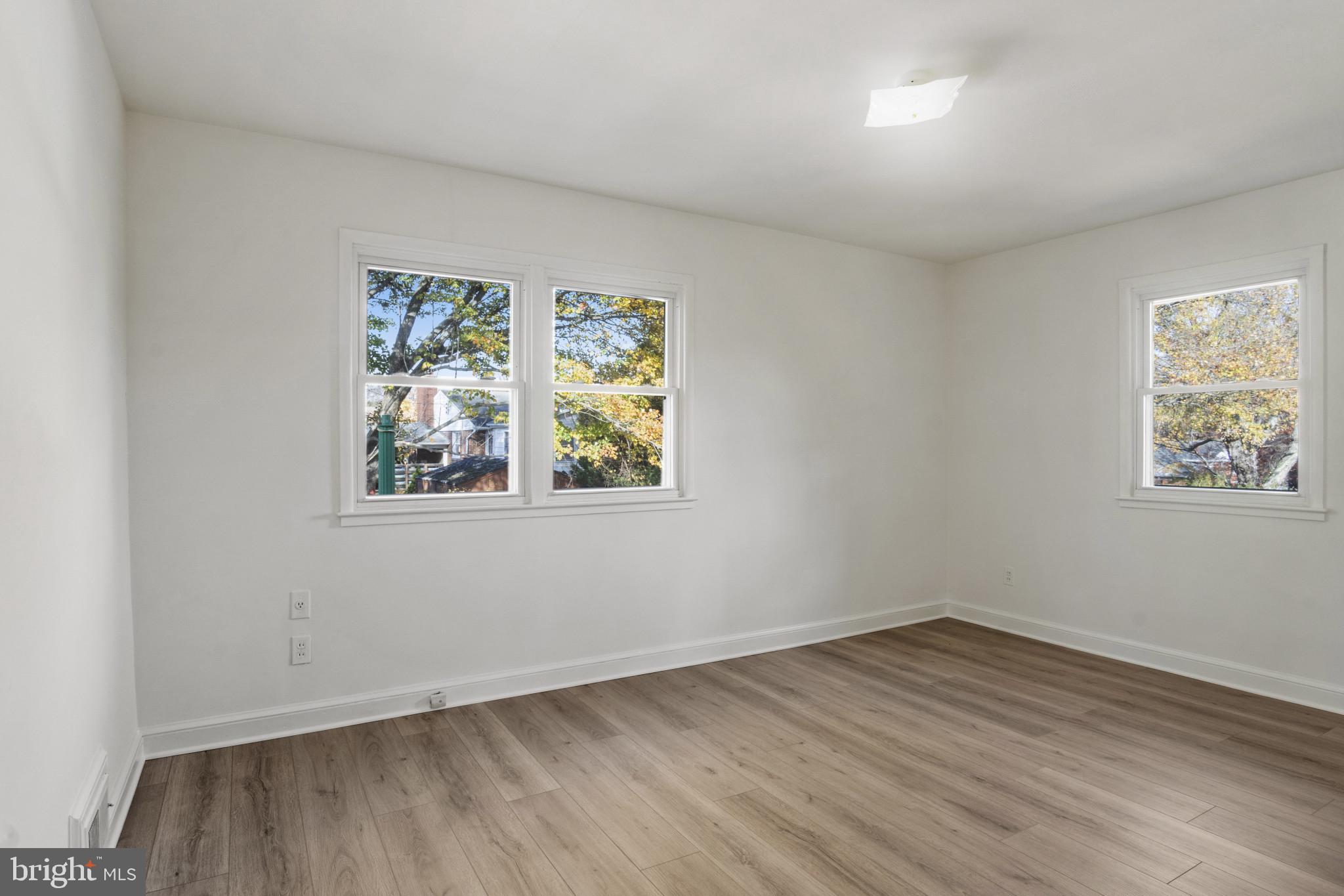 LINCOLNIA HILLS - Residential
