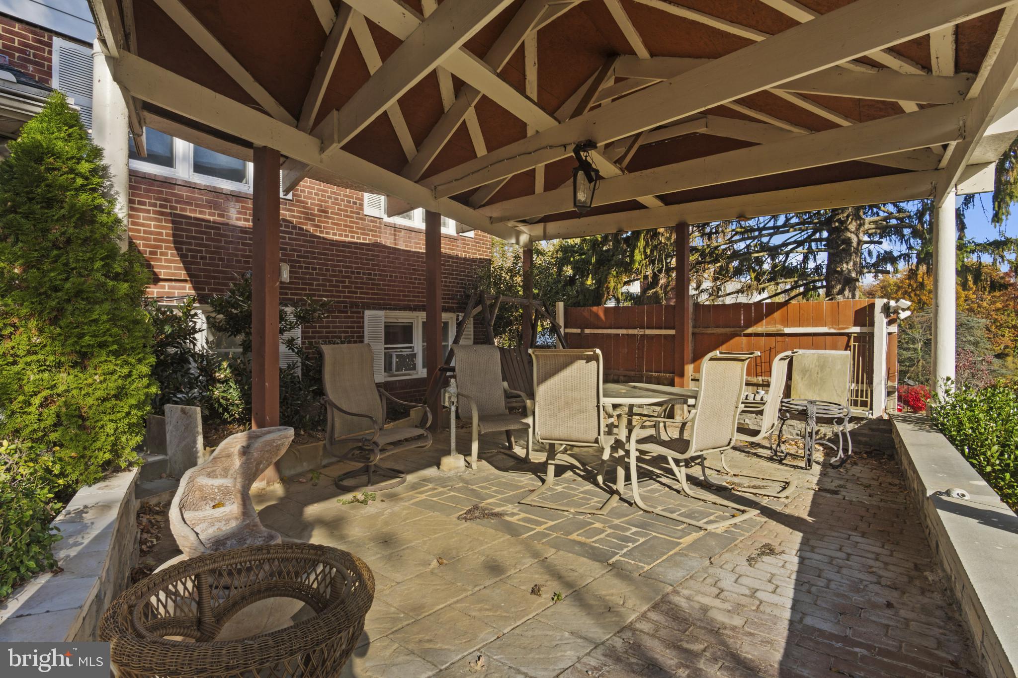 LINCOLNIA HILLS - Residential