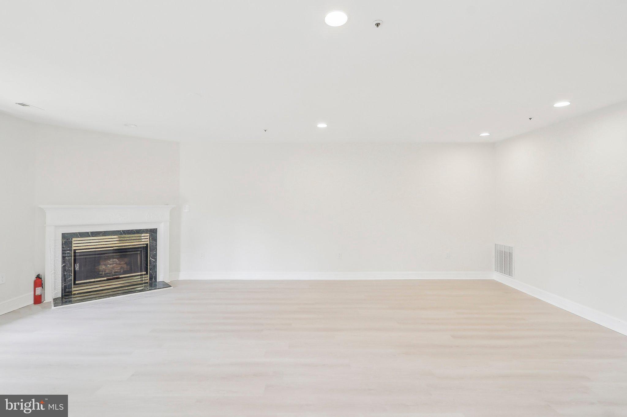 BROOKMONT - Residential
