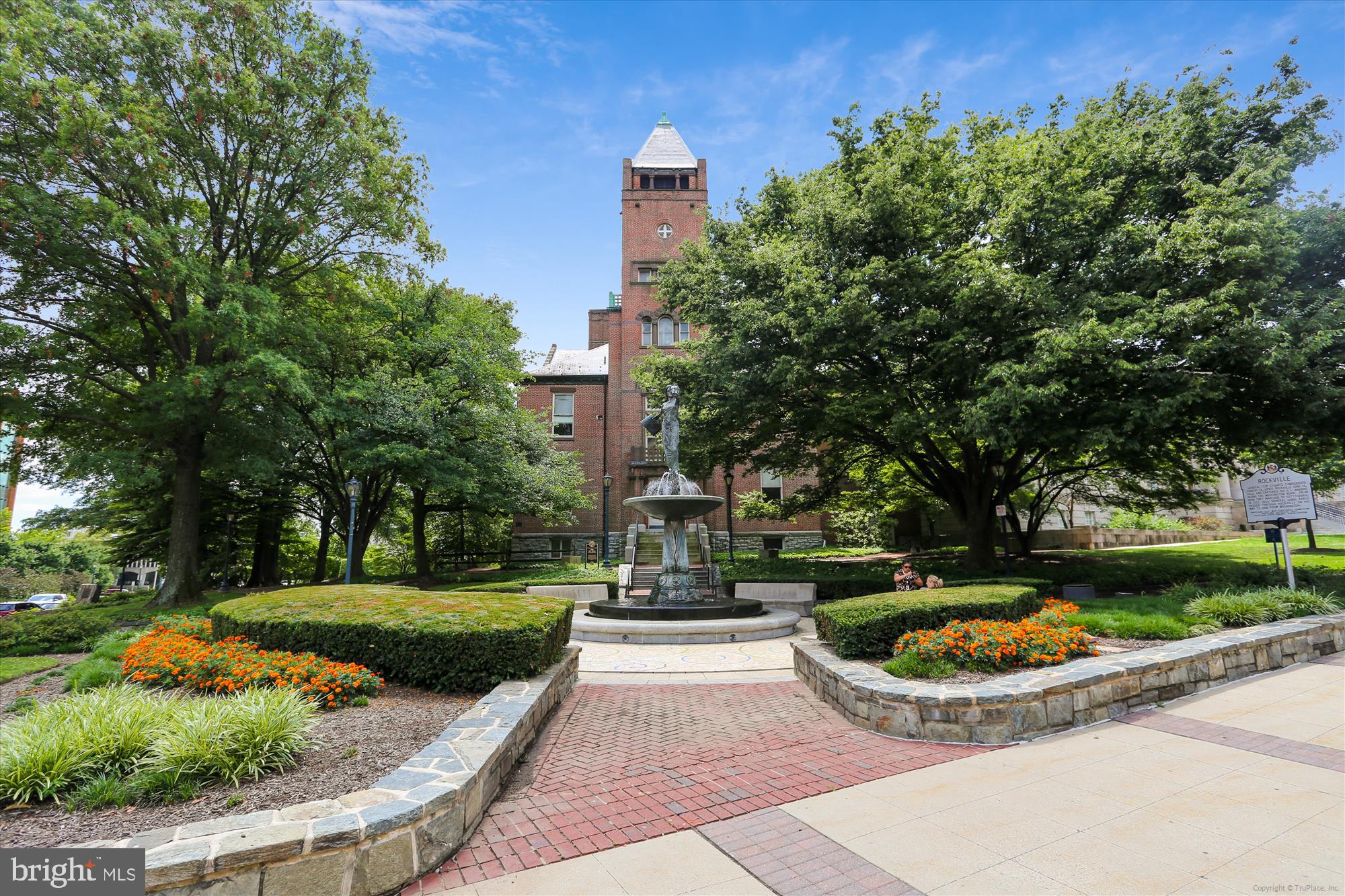 MANOR PARK - Residential