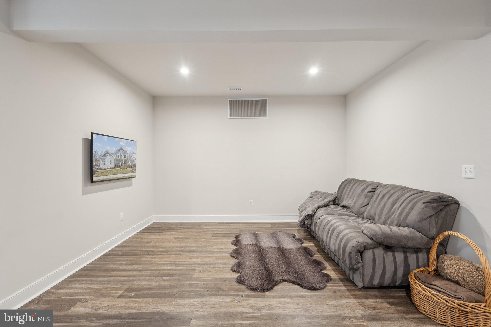 GROVE AT WILLOWSFORD - Residential