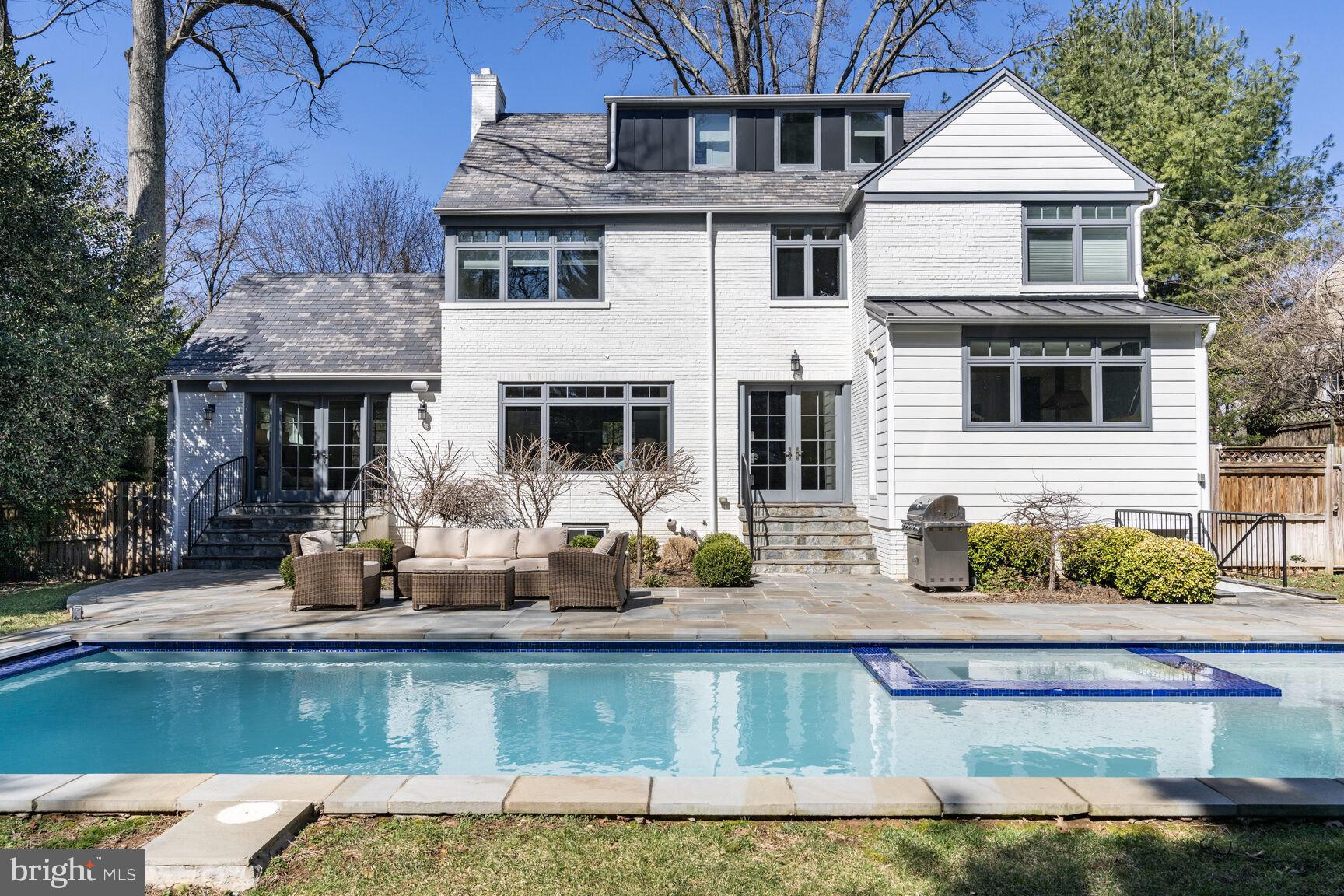 SPRING VALLEY - Residential