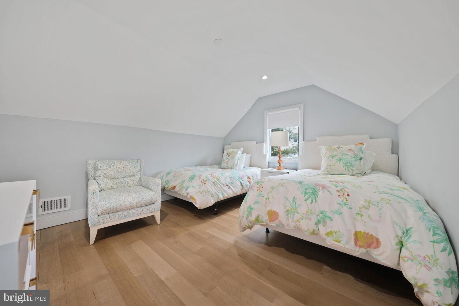 SPRING VALLEY - Residential