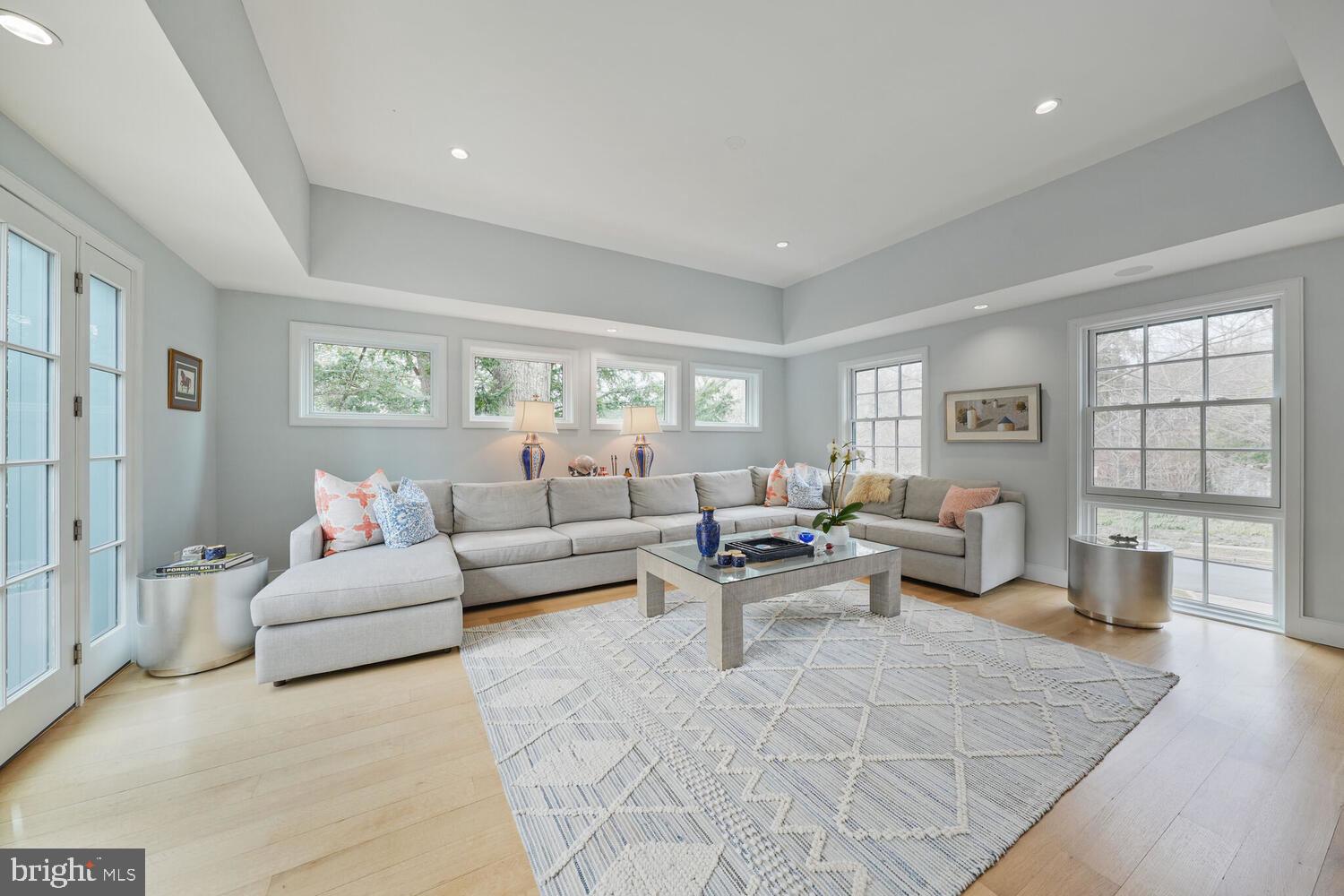 SPRING VALLEY - Residential