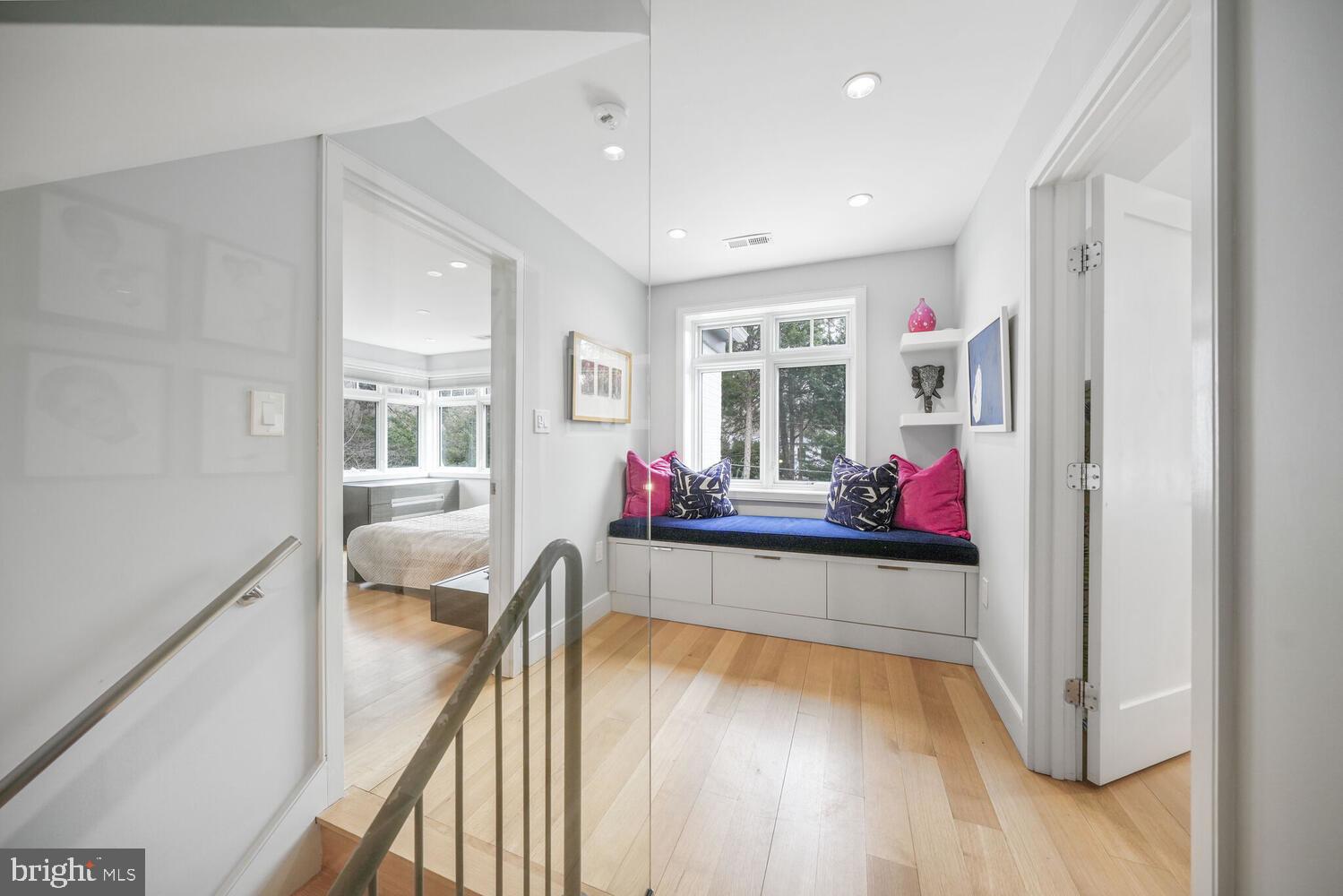 SPRING VALLEY - Residential