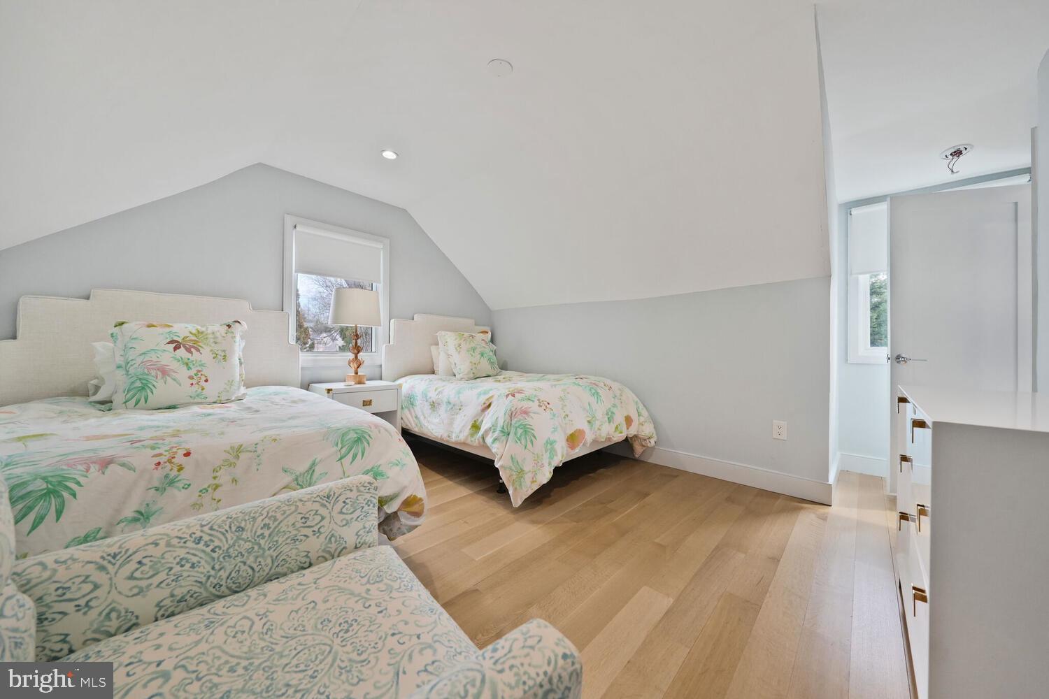 SPRING VALLEY - Residential