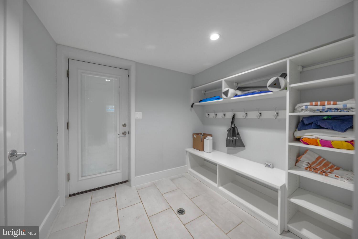 SPRING VALLEY - Residential