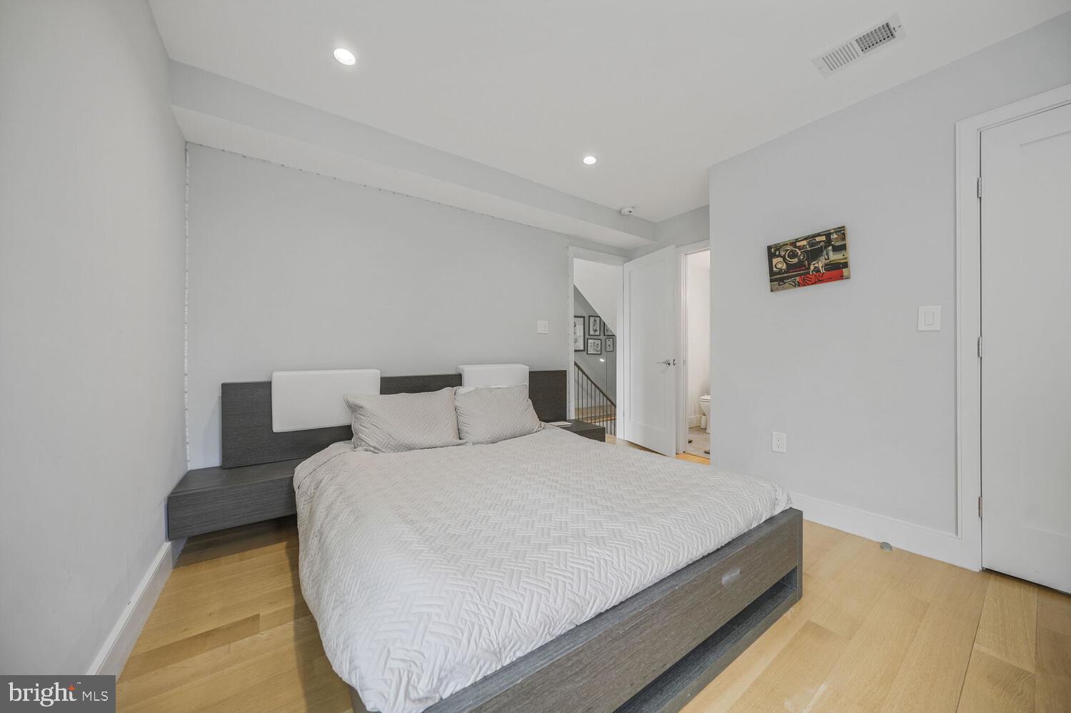 SPRING VALLEY - Residential