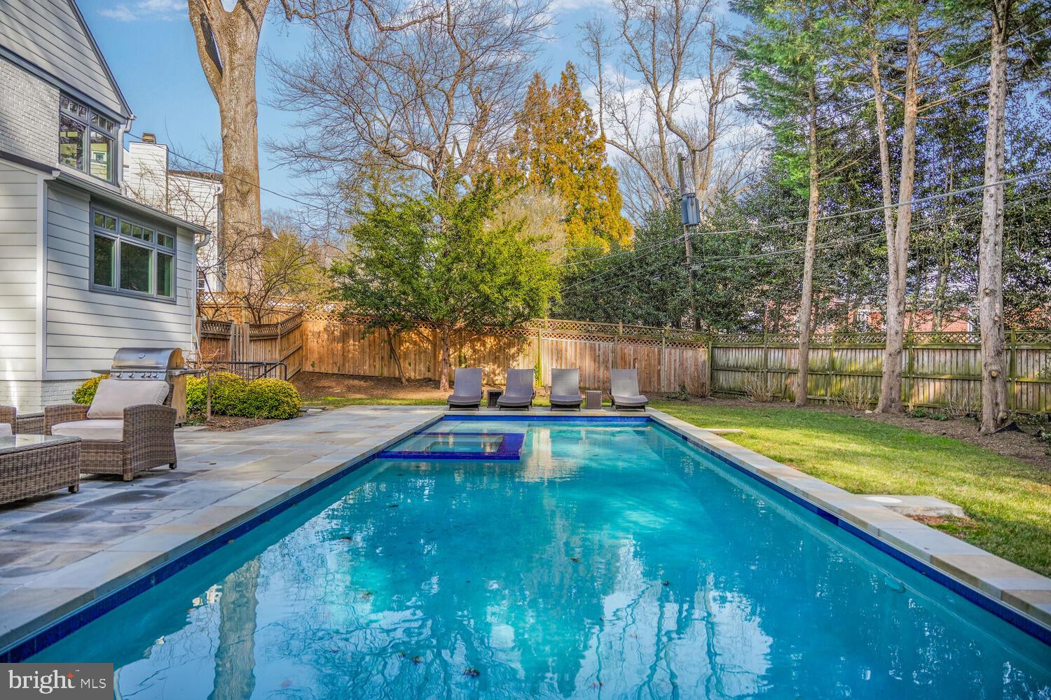 SPRING VALLEY - Residential