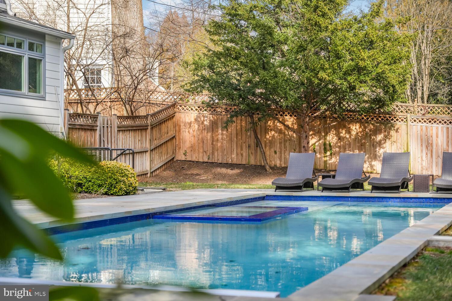 SPRING VALLEY - Residential