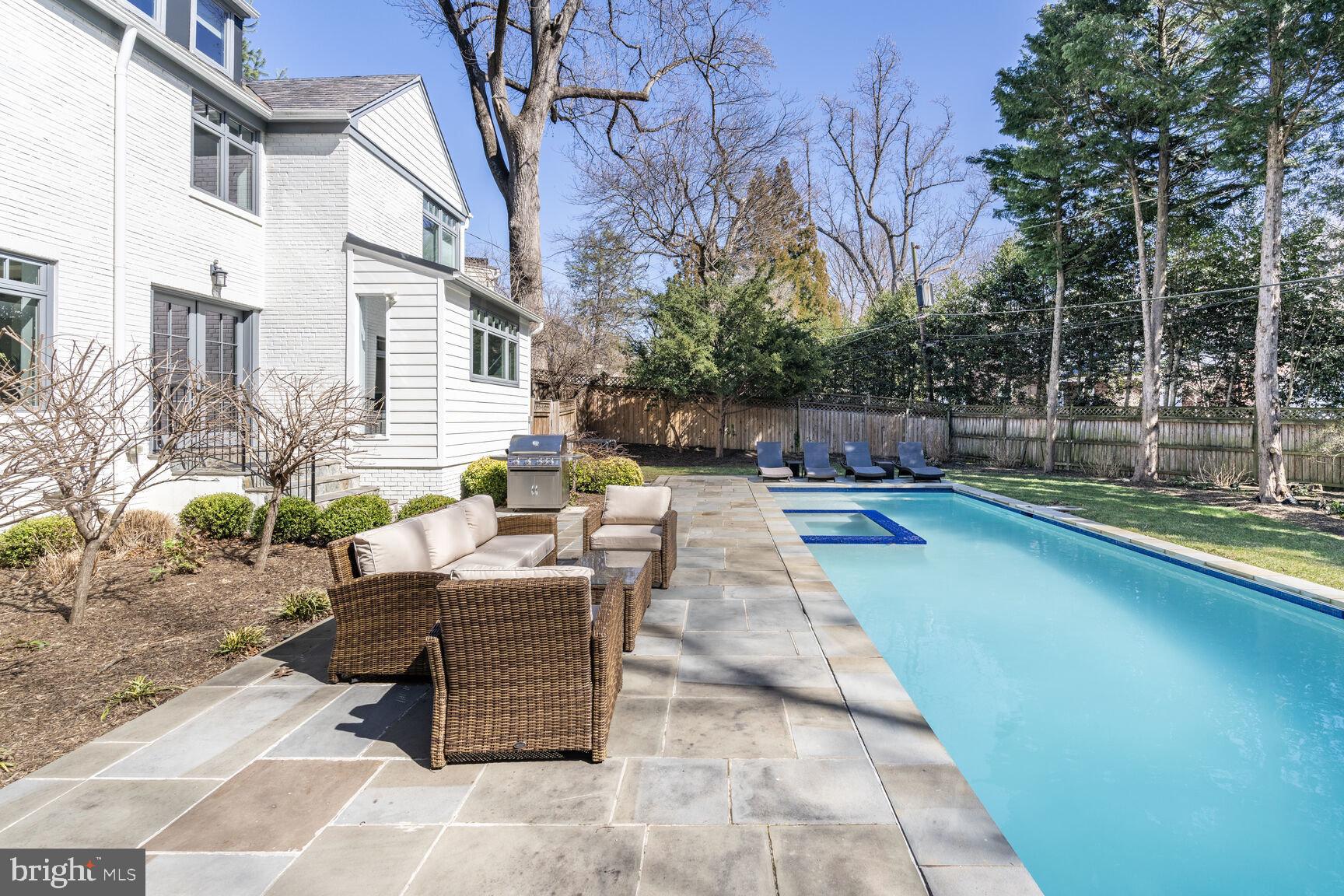 SPRING VALLEY - Residential