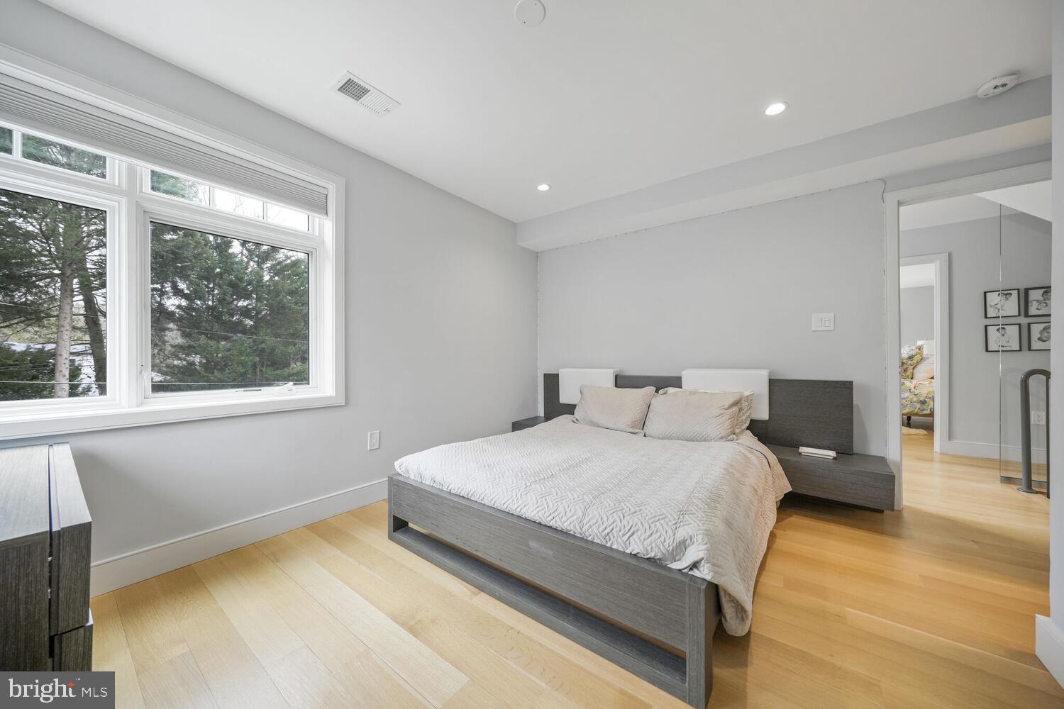 SPRING VALLEY - Residential