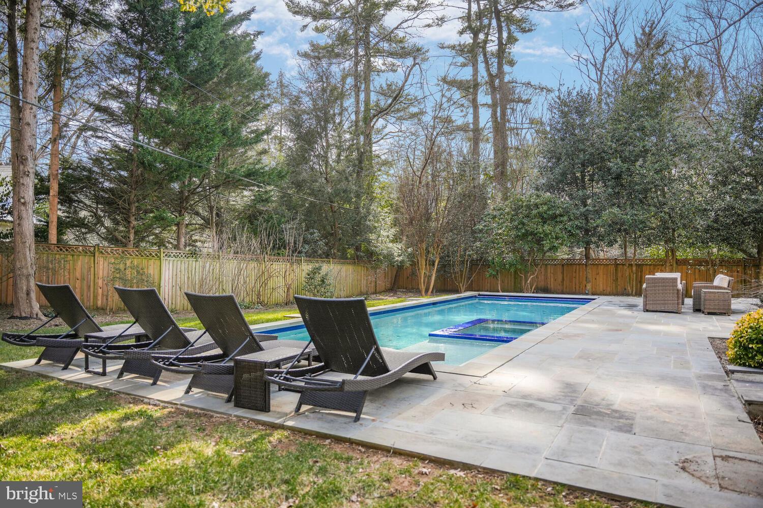 SPRING VALLEY - Residential
