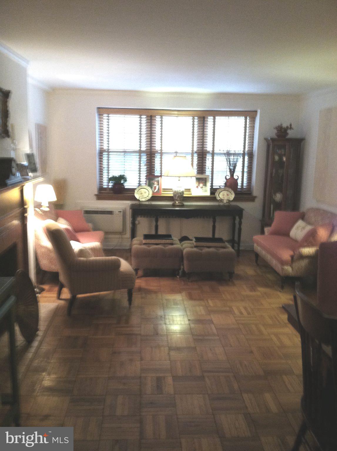 WYNNEWOOD PLAZA - Residential