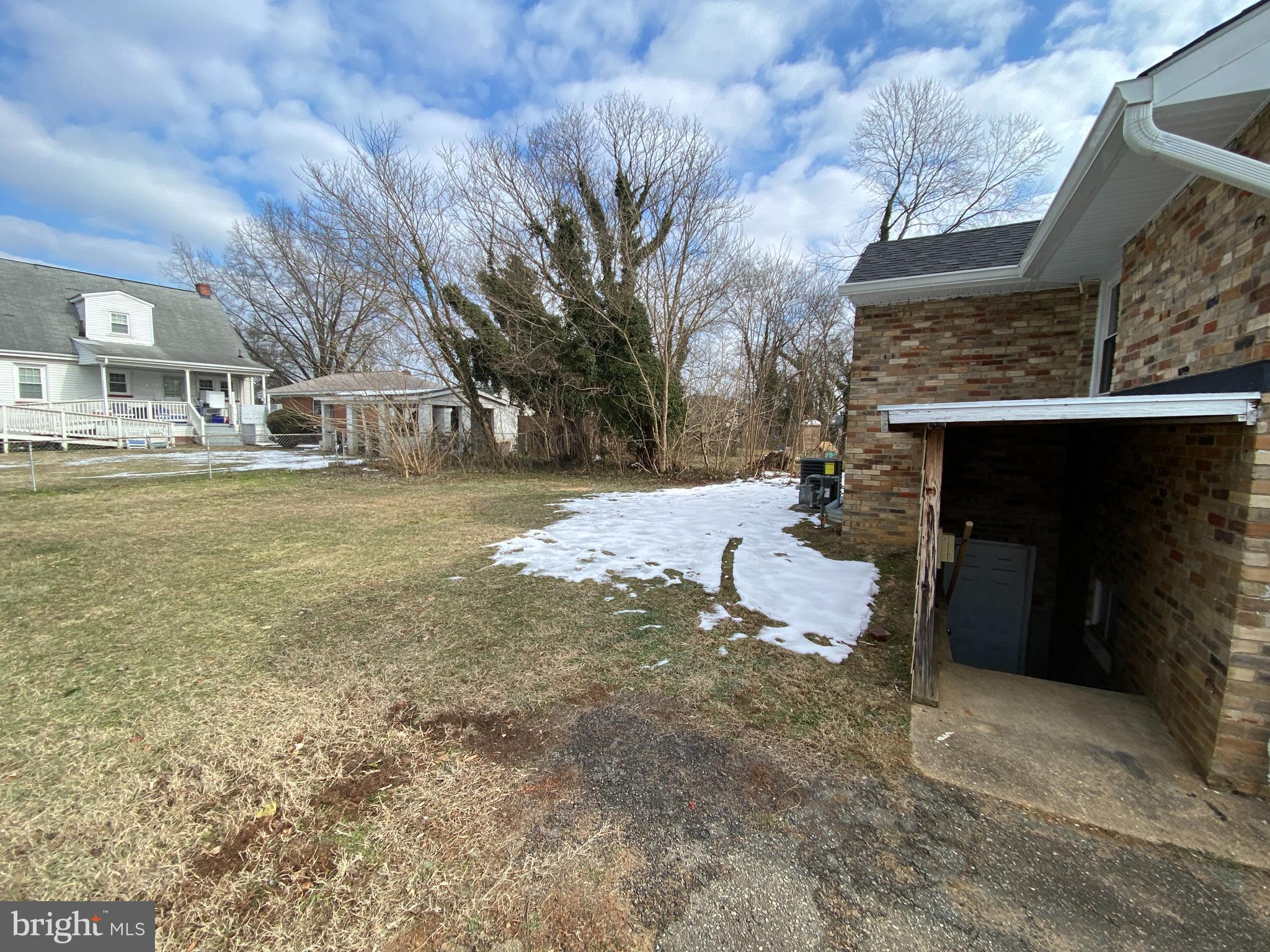 MAYFIELD - Residential Lease