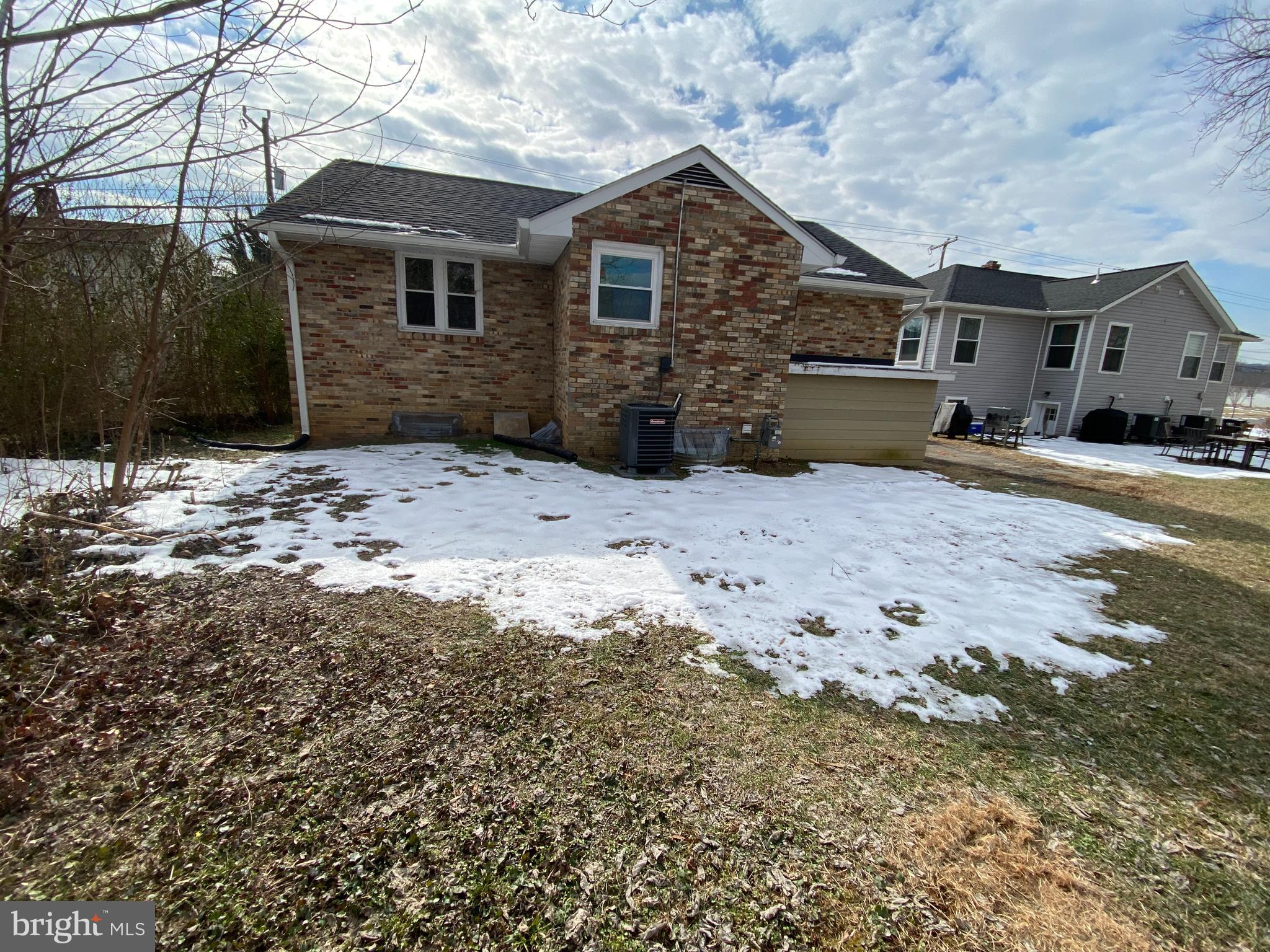 MAYFIELD - Residential Lease